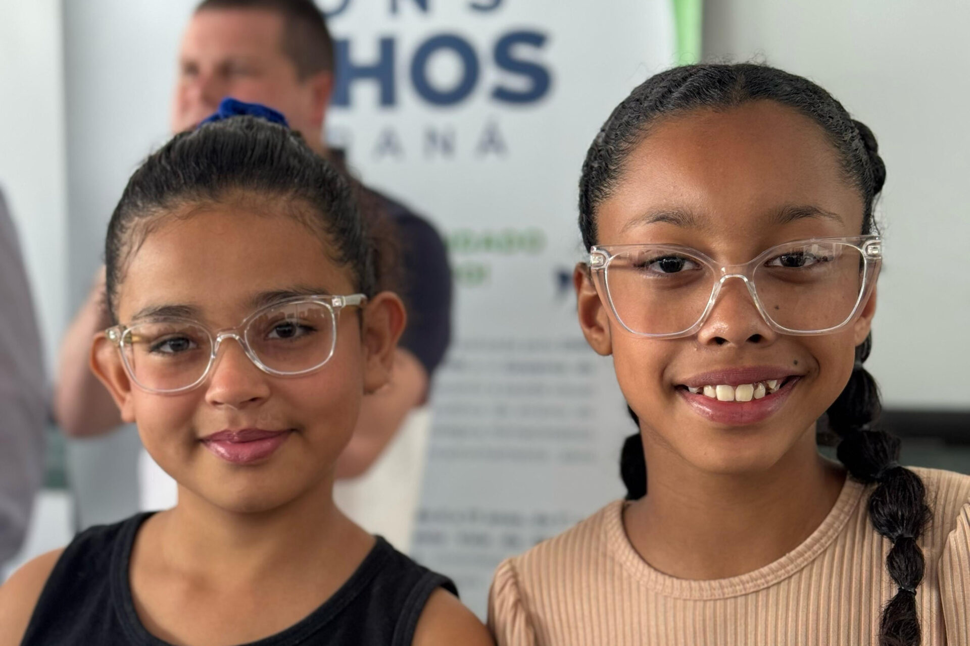 Governo do Estado entrega mais 1.162 óculos para alunos da rede pública em 14 cidades