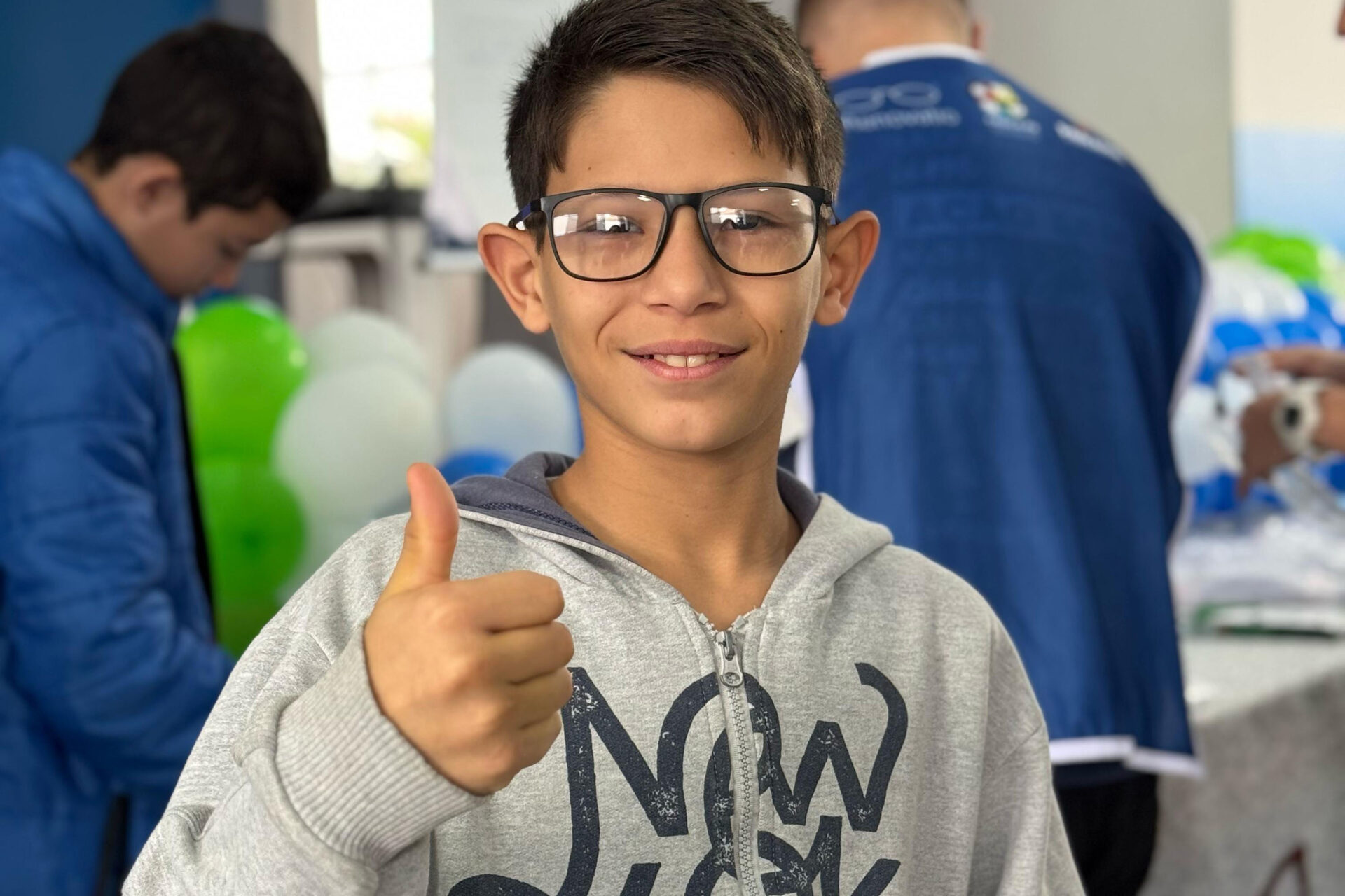 Governo do Estado entrega mais 1.162 óculos para alunos da rede pública em 14 cidades