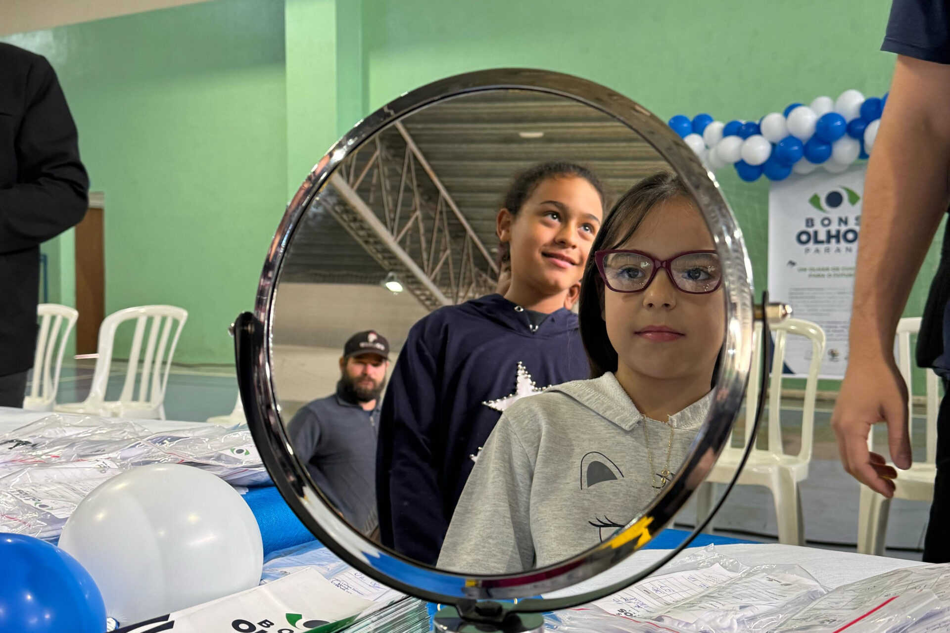 Governo do Estado entrega mais 1.162 óculos para alunos da rede pública em 14 cidades