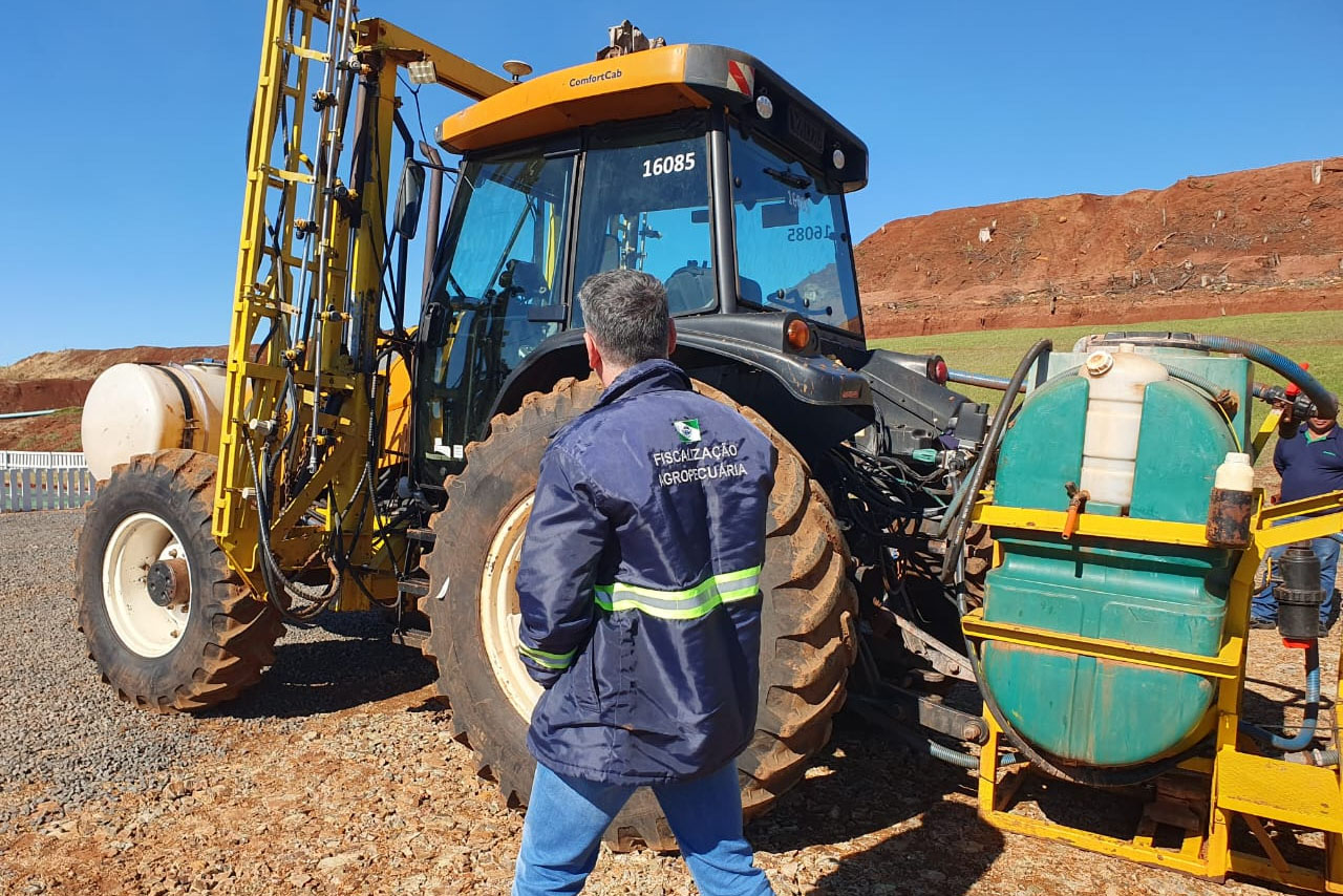 Adapar orienta produtores do Noroeste sobre aplicação adequada de agrotóxicos