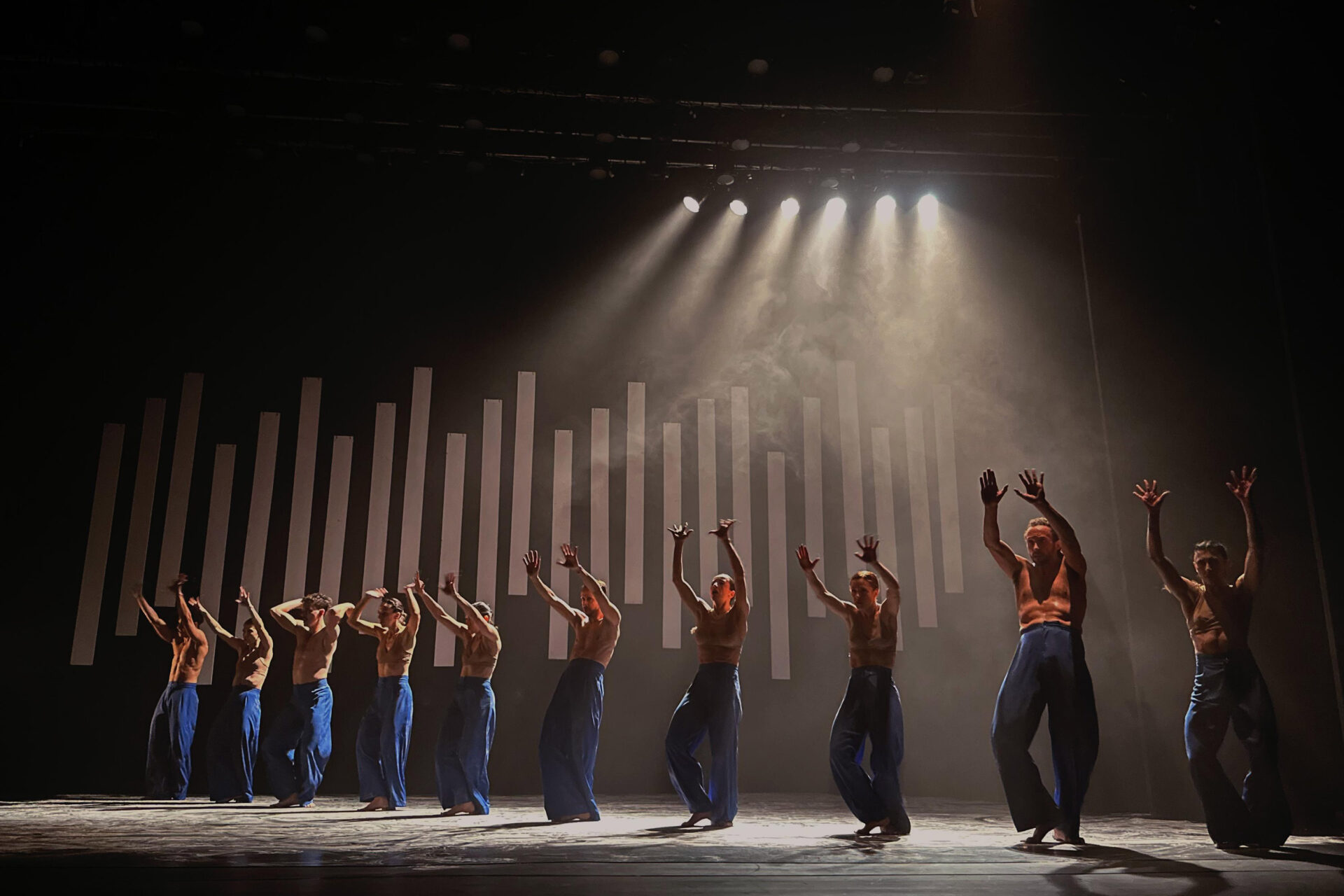 Balé Teatro Guaíra lota apresentações em Jacarezinho e emociona público do 20º EnCena