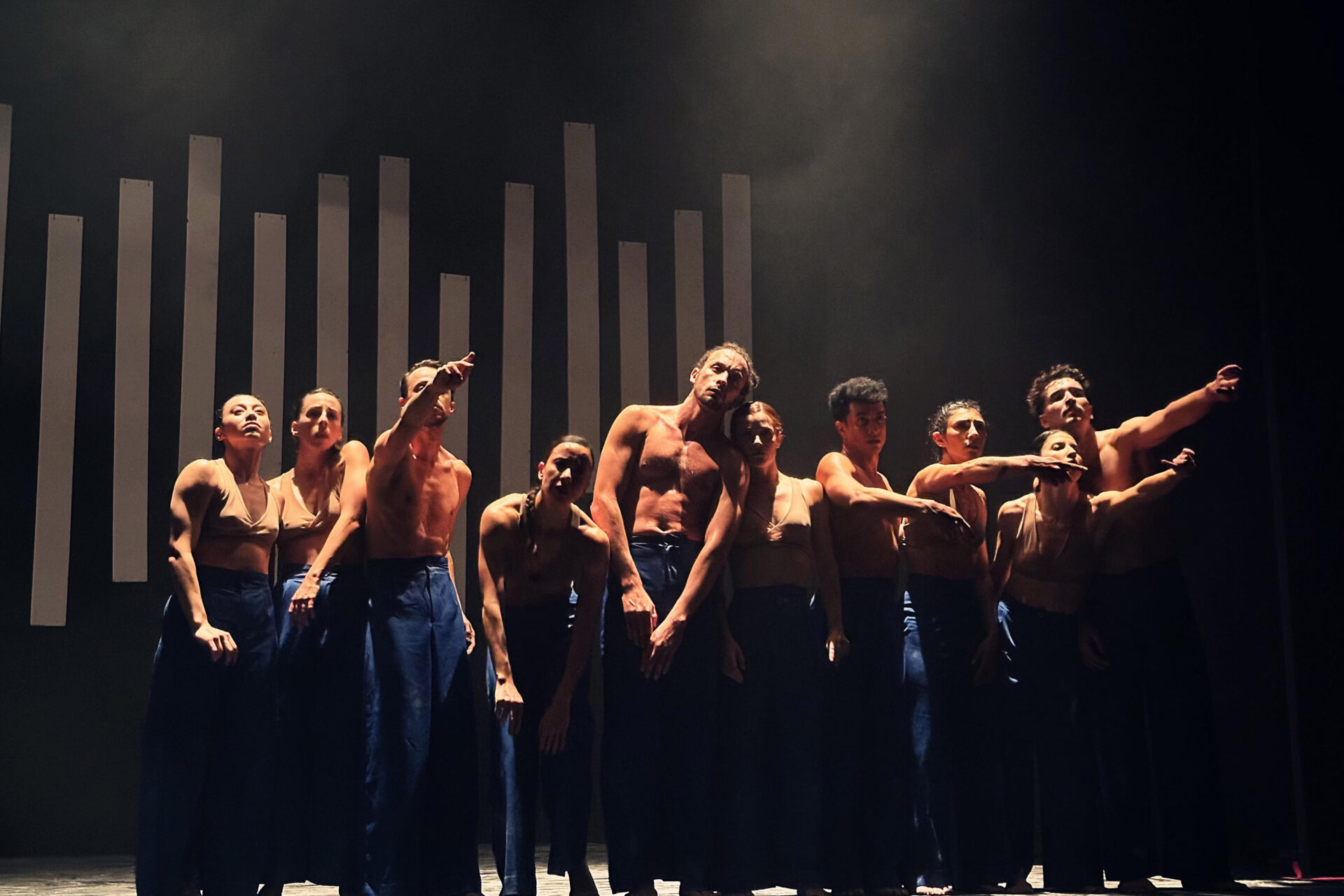 Balé Teatro Guaíra lota apresentações em Jacarezinho e emociona público do 20º EnCena