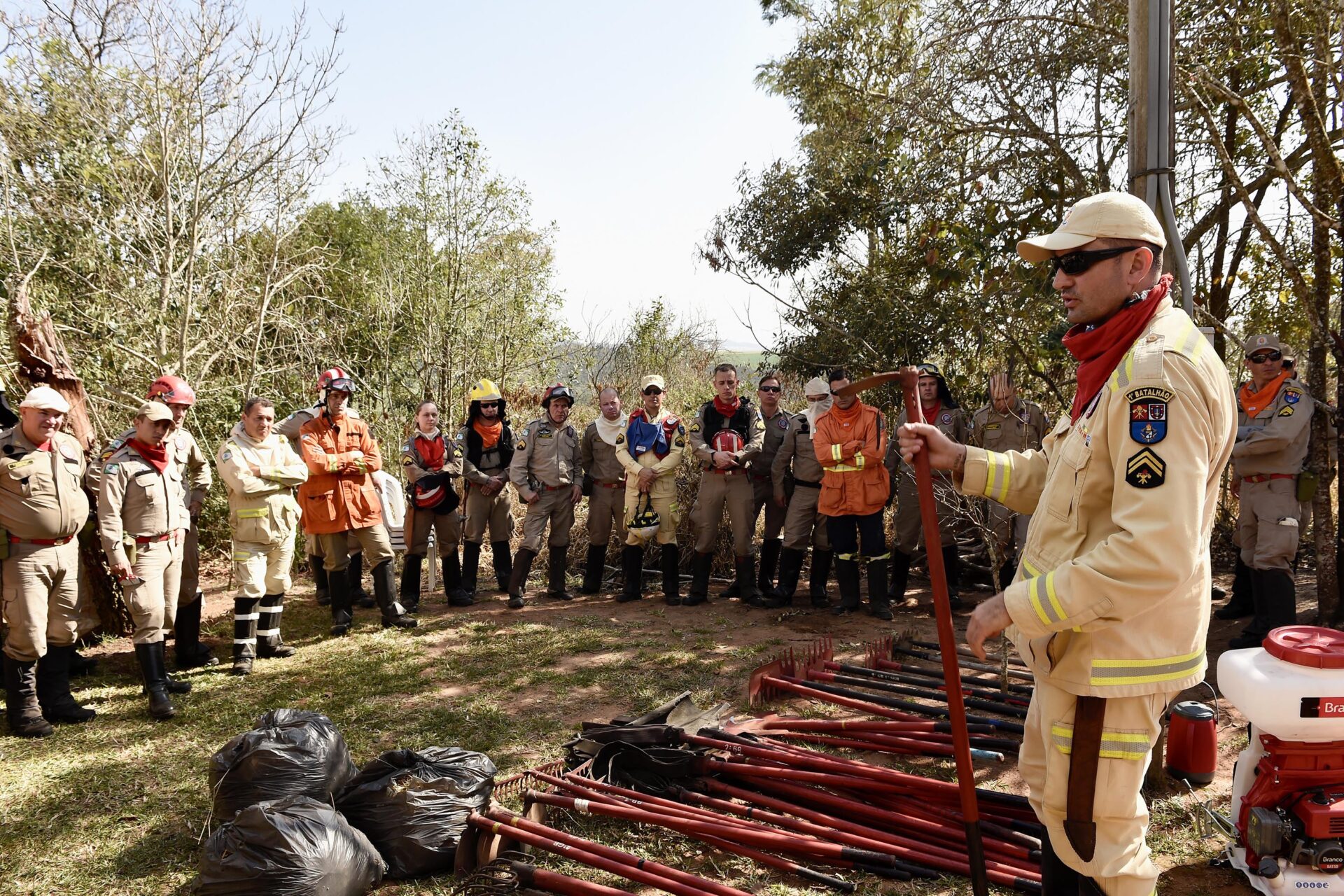 IAT promove restauração ambiental do Parque do Cerrado por meio da queima controlada