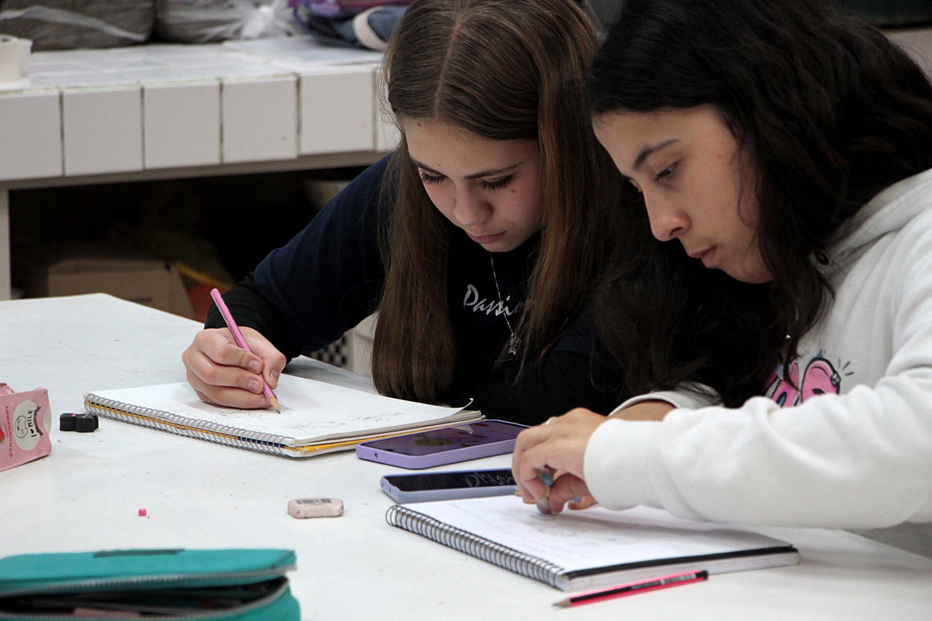 Centro Juvenil de Artes Plásticas prorroga inscrições em oficinas de arte gratuitas até dia 8