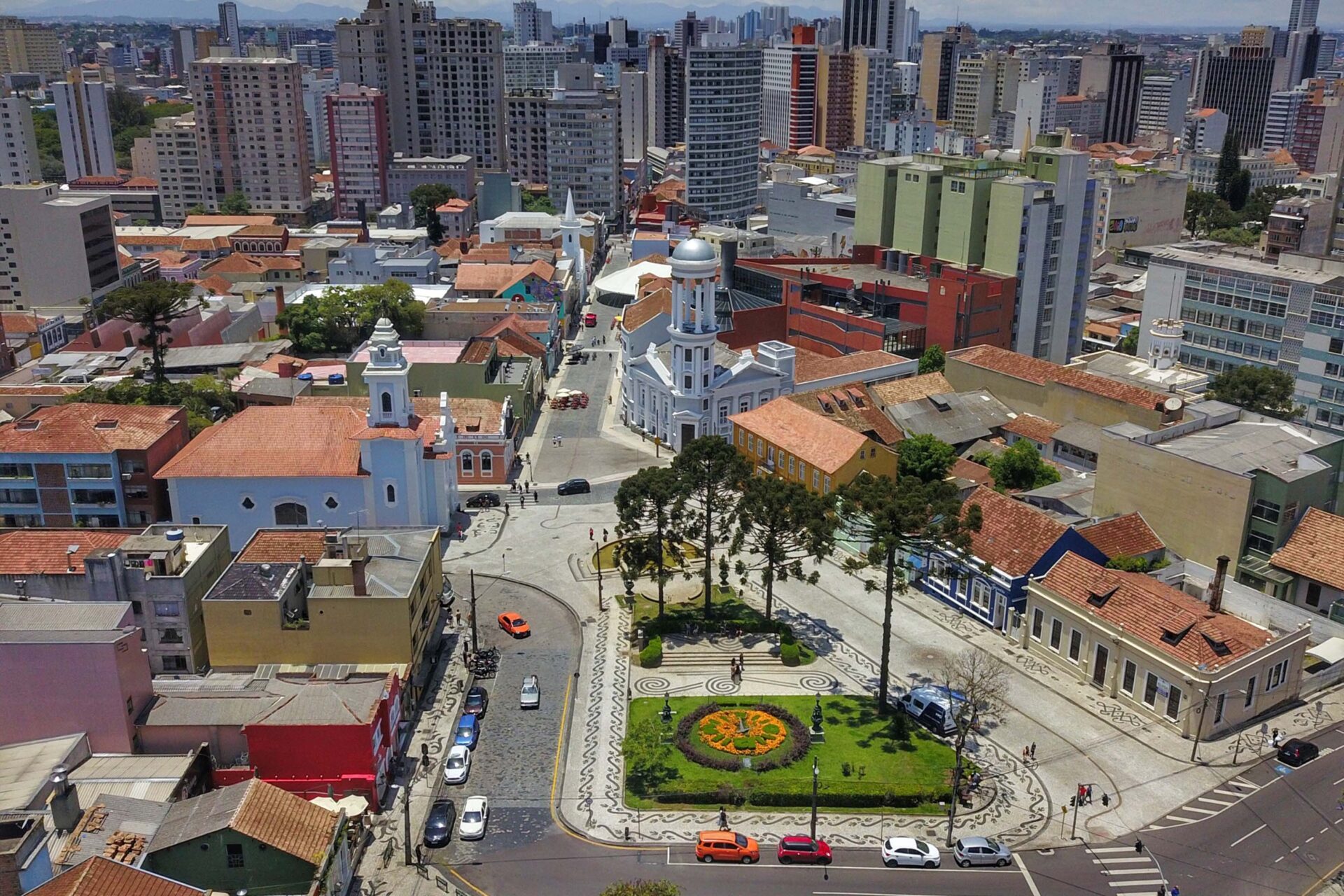 Treino cultural: ação promove corrida pelos patrimônios do Estado e de Curitiba