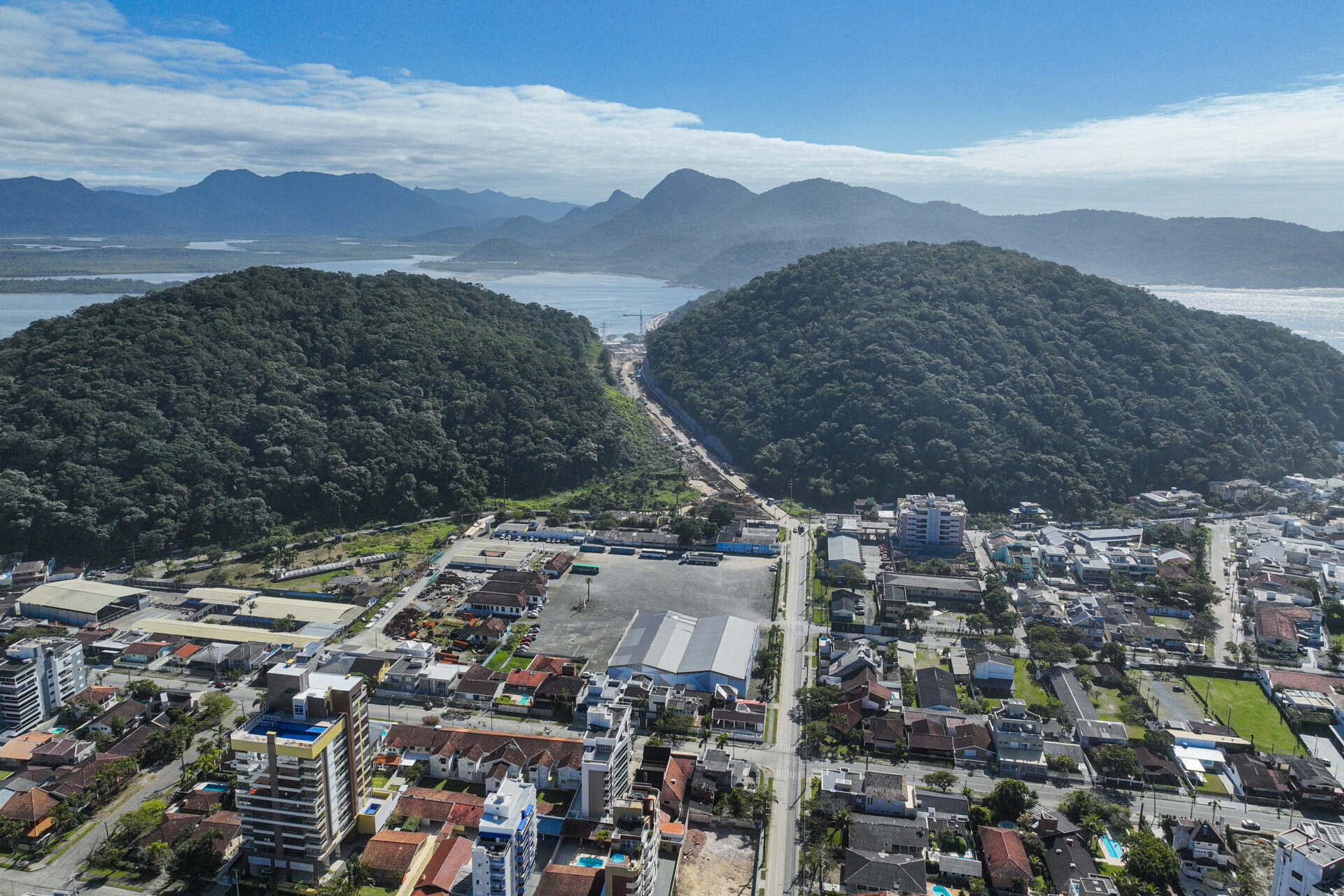 Com acessos mais visíveis, Ponte de Guaratuba alcança 70% de execução