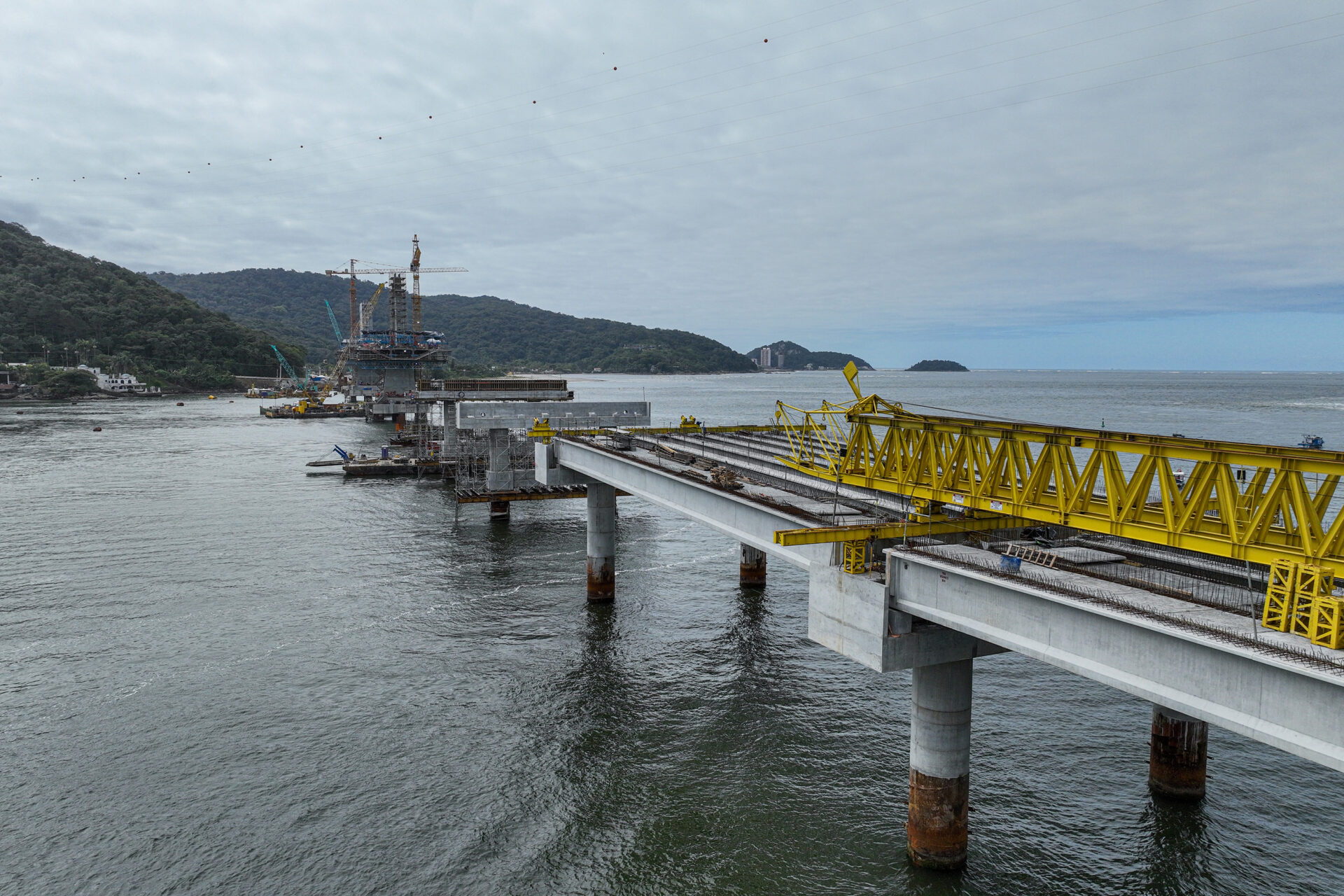 Com acessos mais visíveis, Ponte de Guaratuba alcança 70% de execução