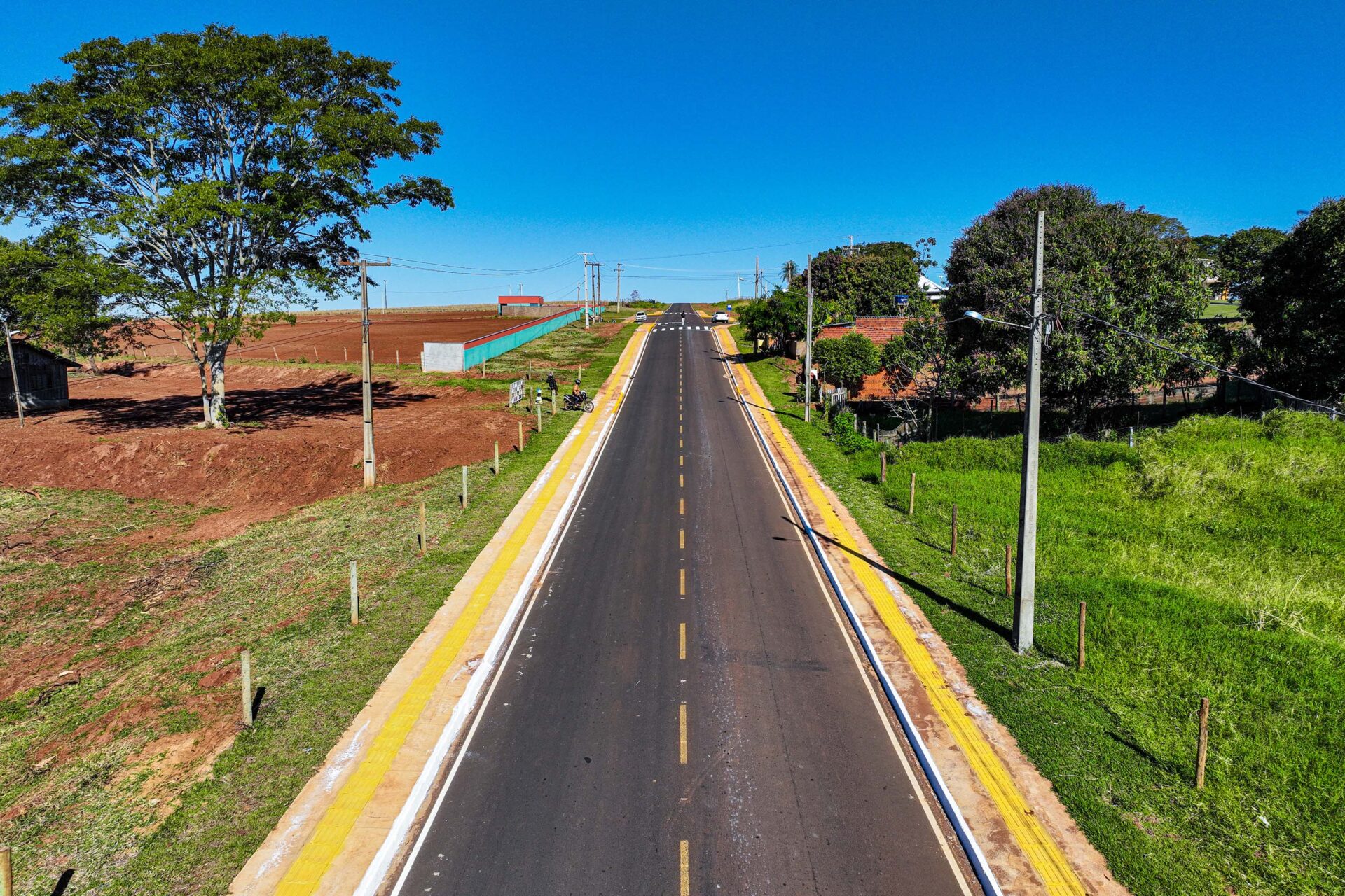 Ligação asfáltica entre distrito e Douradina beneficia 150 famílias e escoamento agrícola