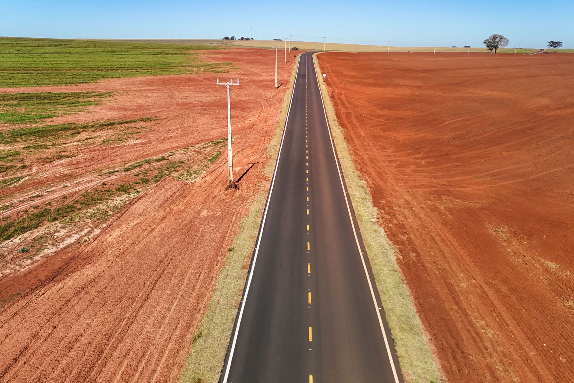 Estado investe R$ 5,9 milhões e pavimenta estrada usada por produtores rurais de Alto Piquiri