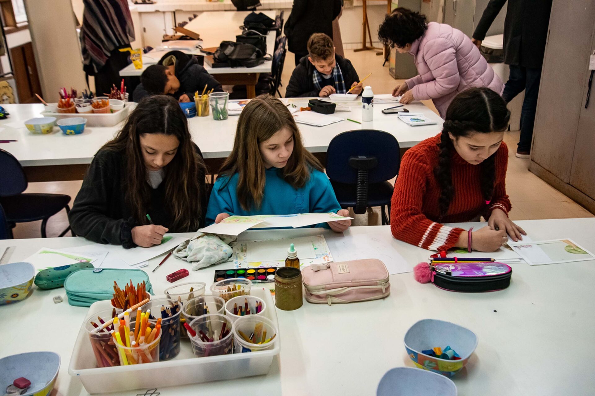Centro Juvenil de Artes Plásticas divulga vagas remanescentes para o 2º semestre