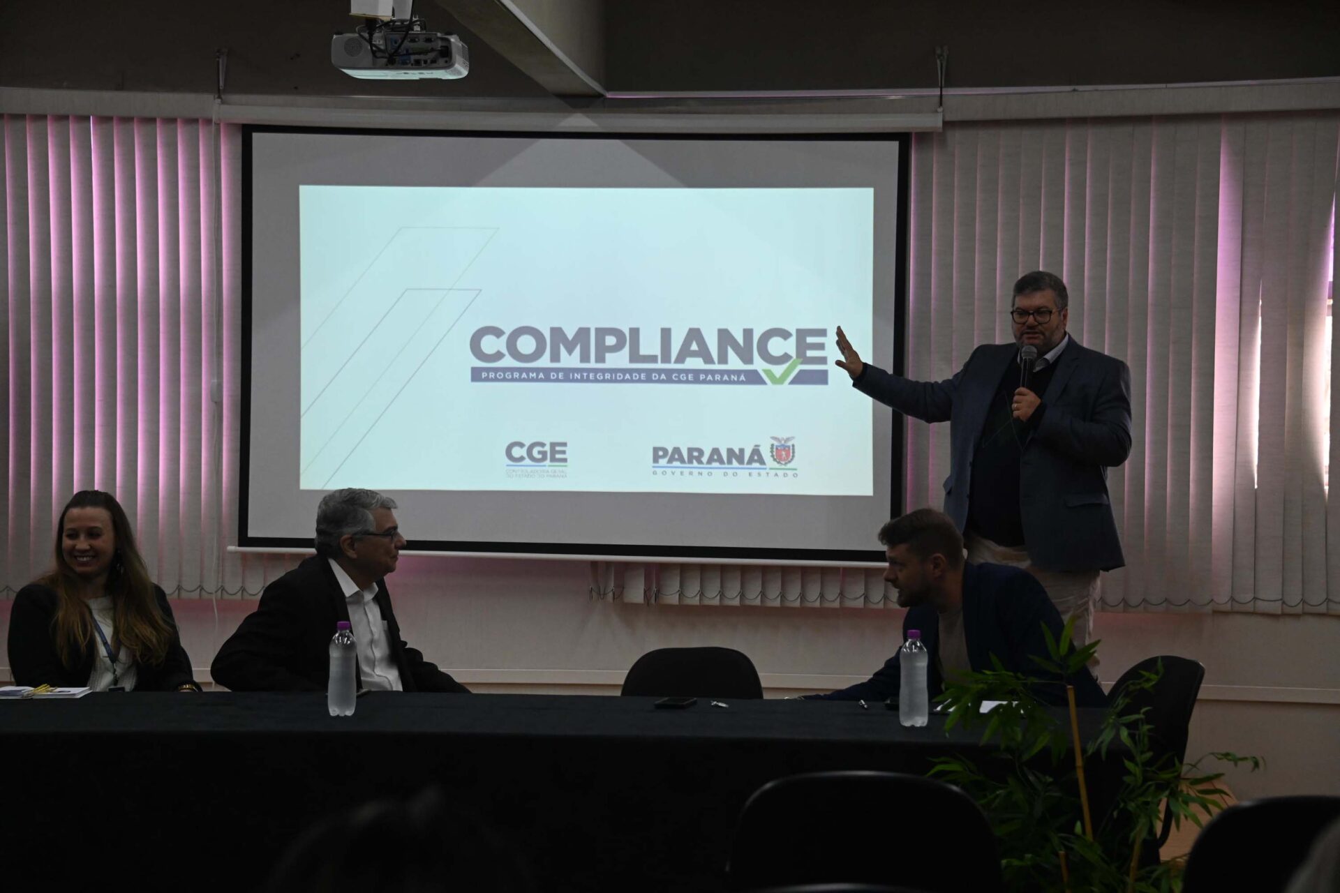 Unicentro sedia encontro dos Núcleos de Integridade e Compliance das universidades