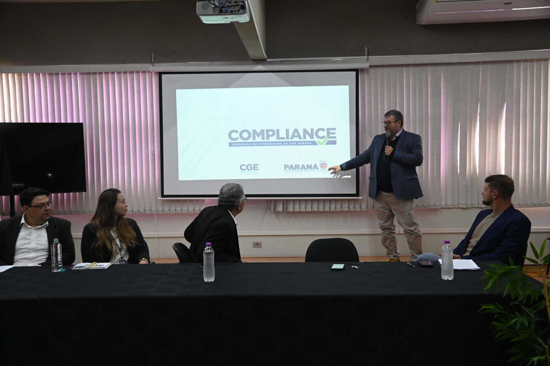Unicentro sedia encontro dos Núcleos de Integridade e Compliance das universidades