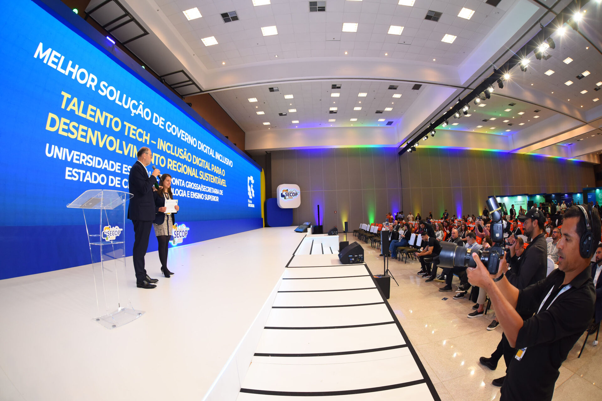 Talento Tech e Ecossistema Digital: programas do Paraná conquistam prêmio nacional de tecnologia