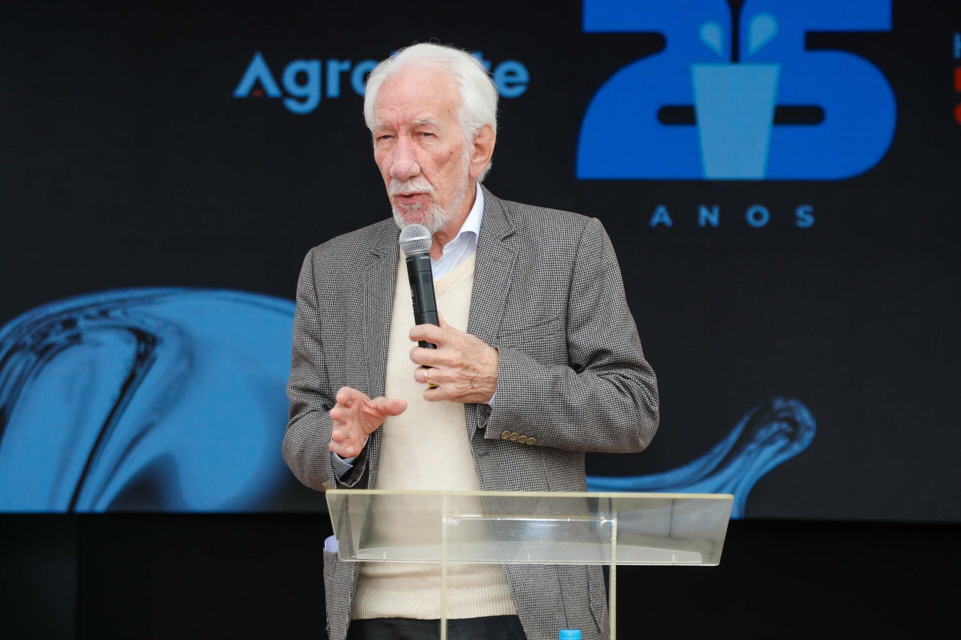 Darci Piana destaca força do Paraná na produção de laticínios na abertura da Agroleite 2025
