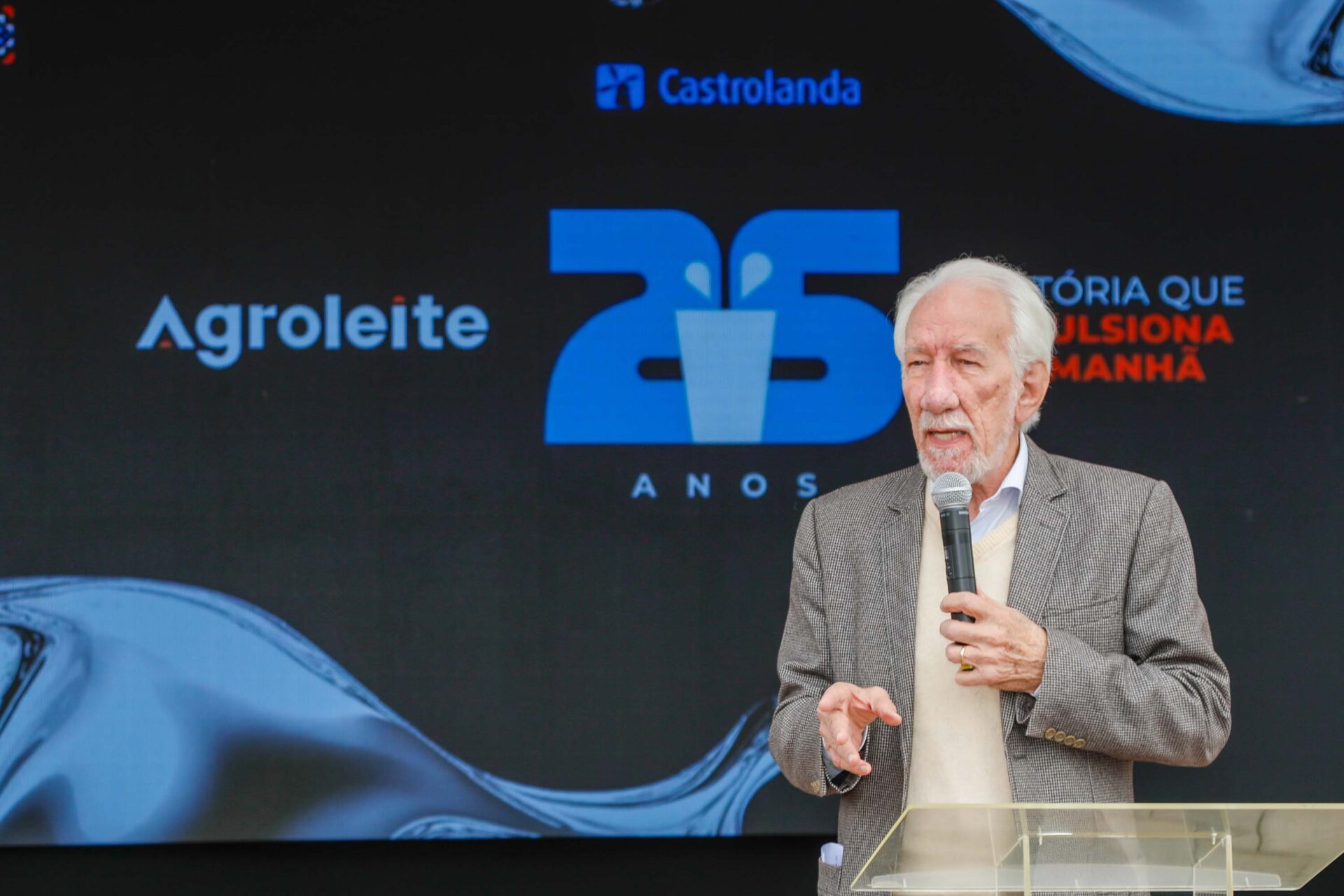 Darci Piana destaca força do Paraná na produção de laticínios na abertura da Agroleite 2025