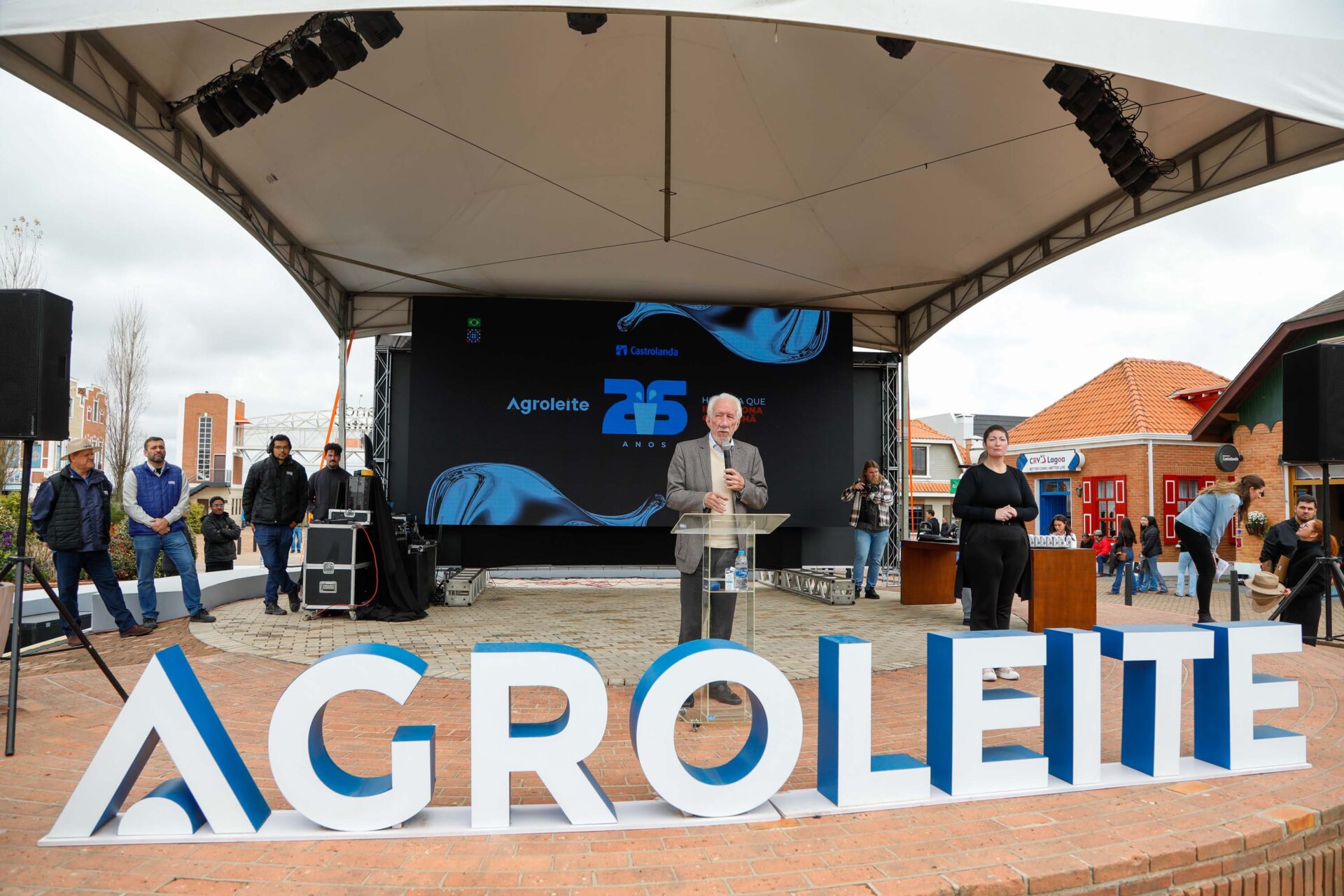 Darci Piana destaca força do Paraná na produção de laticínios na abertura da Agroleite 2025