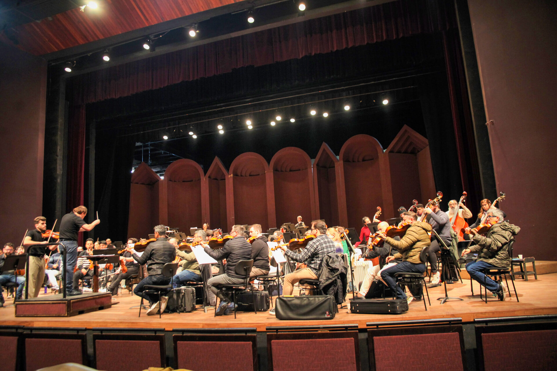 Teatro Guaíra traz arquiteto referência em acústica para melhorar o som do espaço