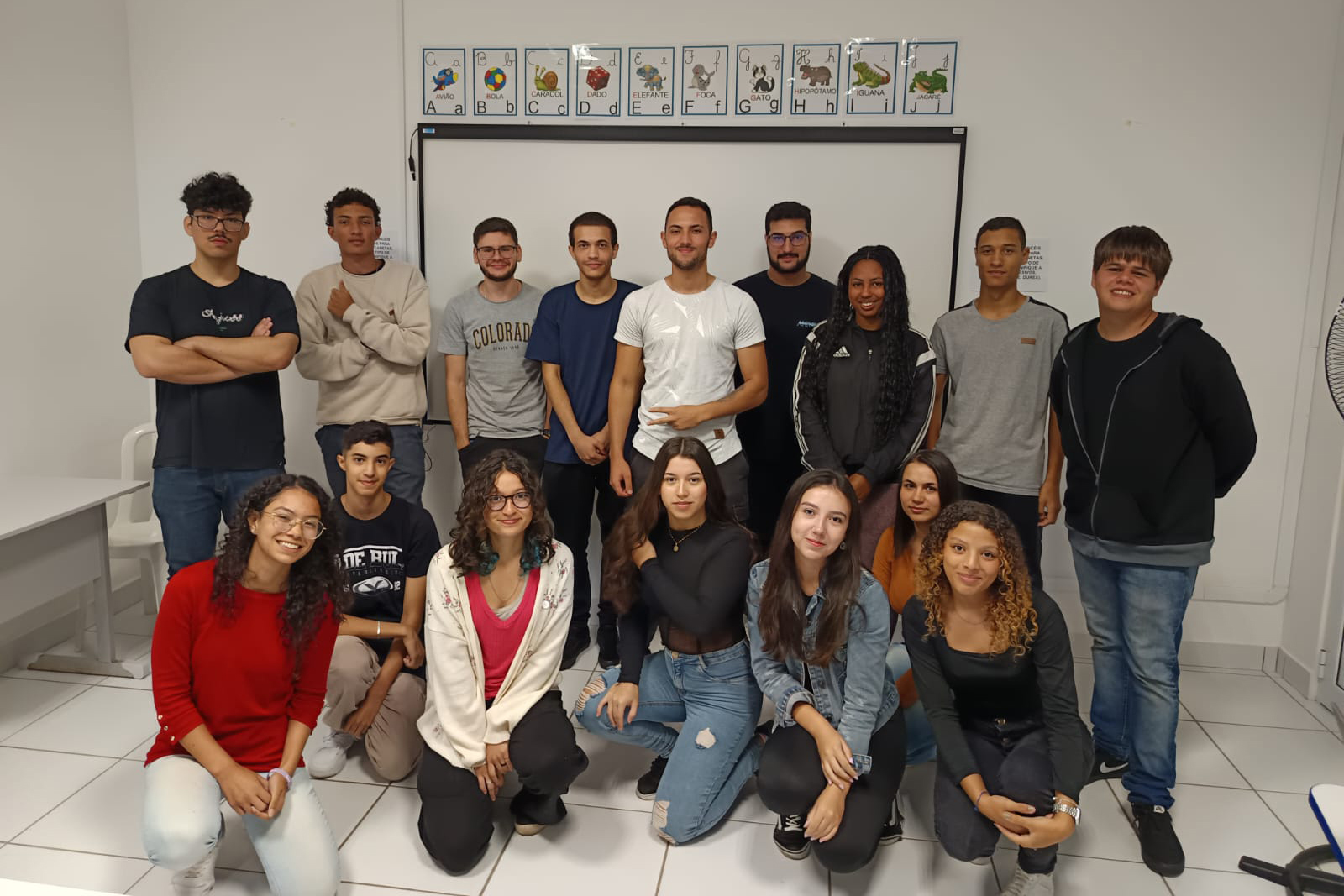 Duas alunas da rede estadual conquistam medalha de ouro na Olimpíada Nacional de IA