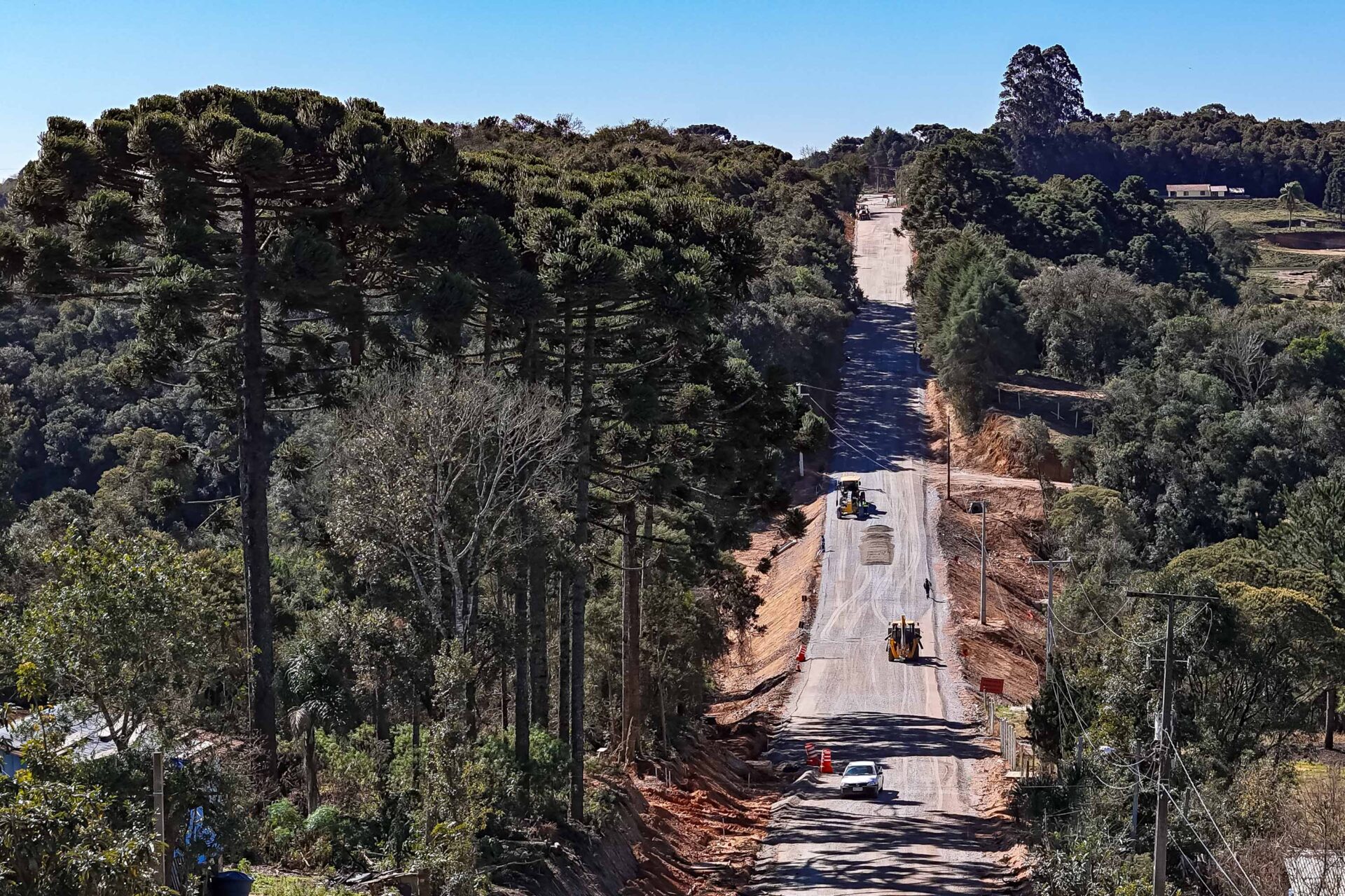 Pavimentação entre Mandirituba e São José dos Pinhais chega a 25% de conclusão