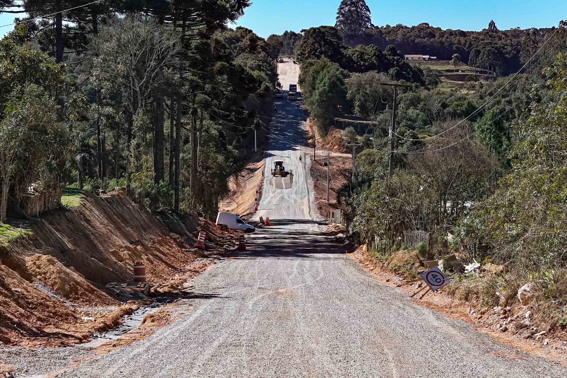 Pavimentação entre Mandirituba e São José dos Pinhais chega a 25% de conclusão