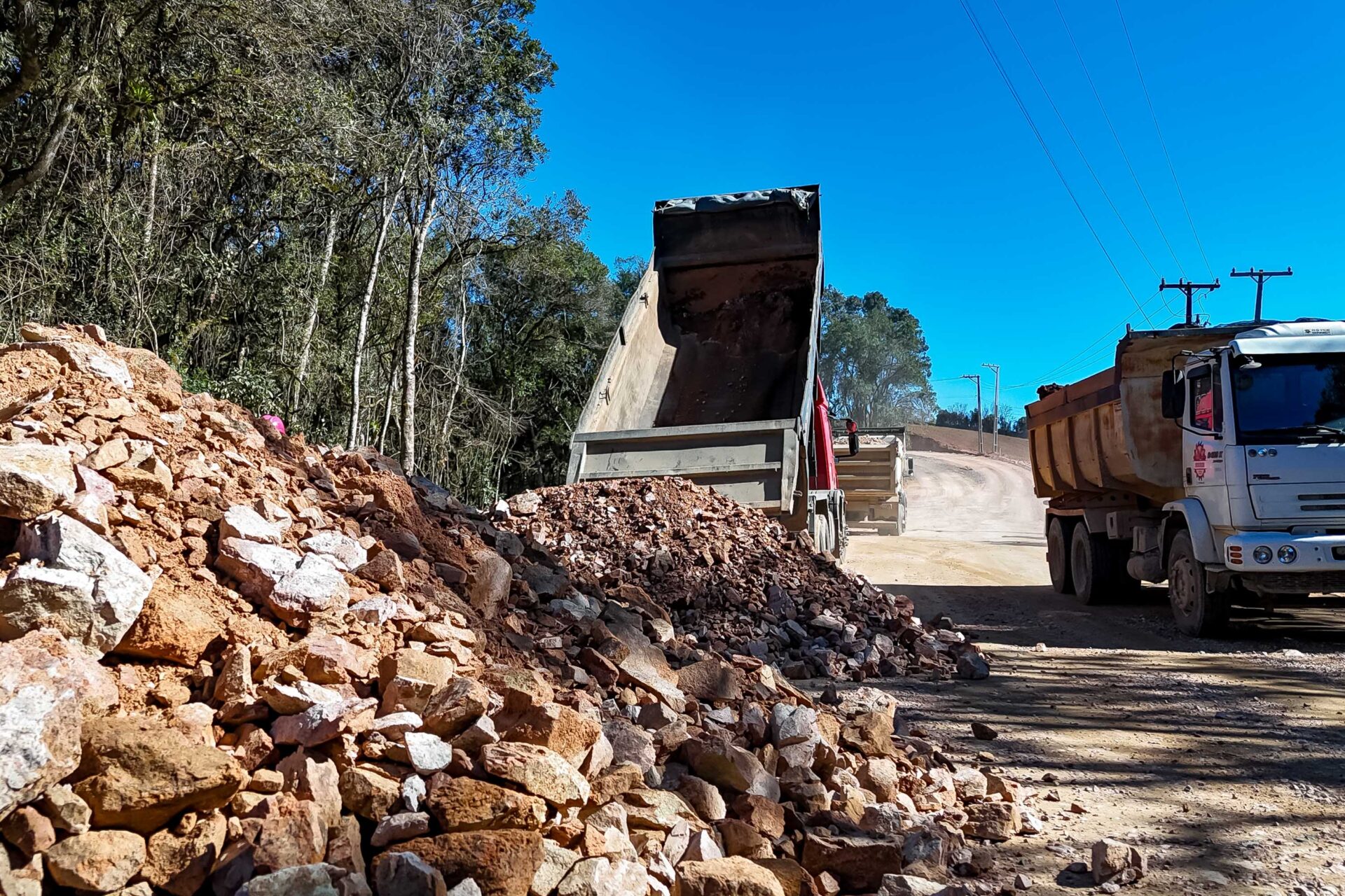 Pavimentação entre Mandirituba e São José dos Pinhais chega a 25% de conclusão