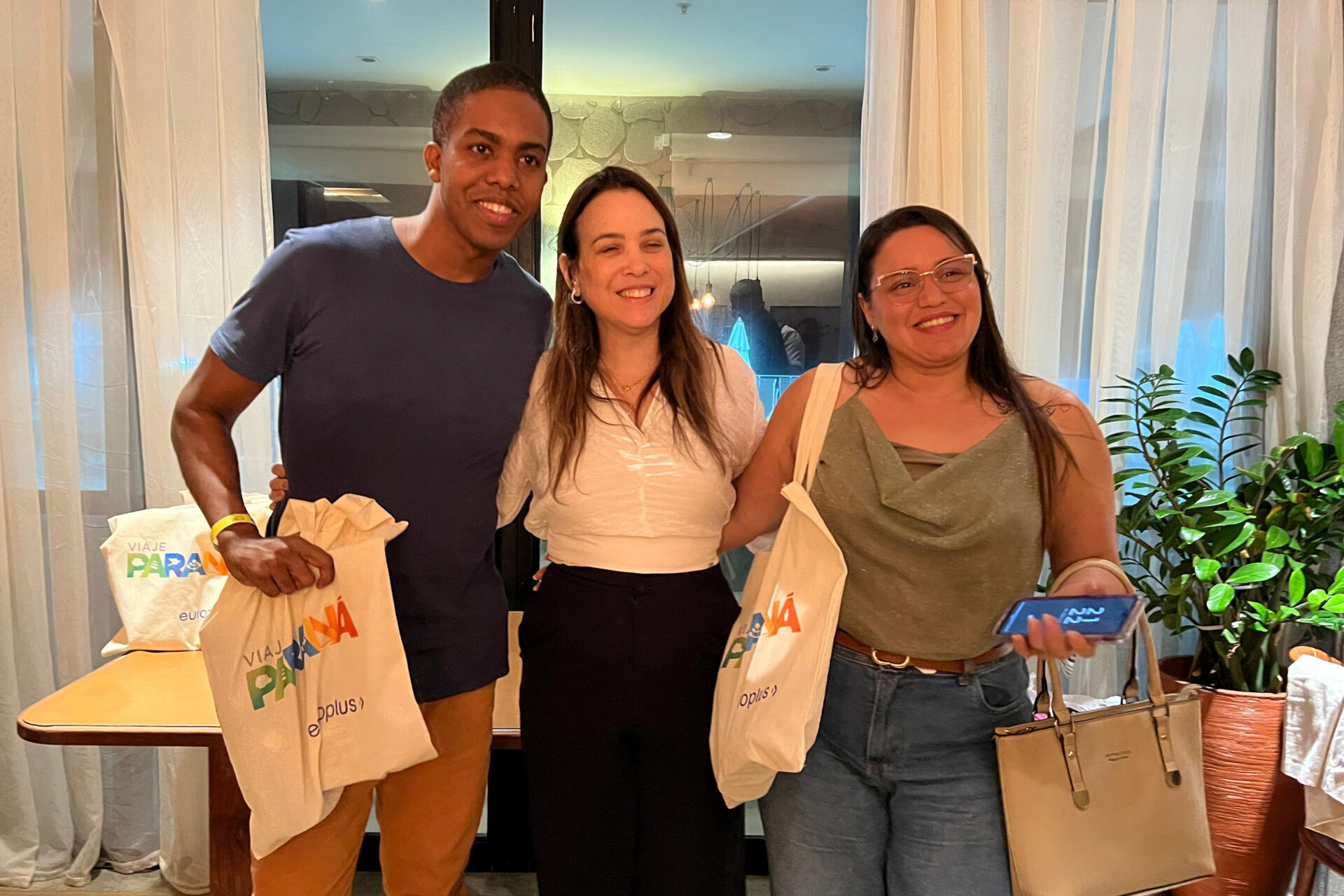 Viaje Paraná capacita mais 210 agentes de viagens em eventos em Salvador e Santos