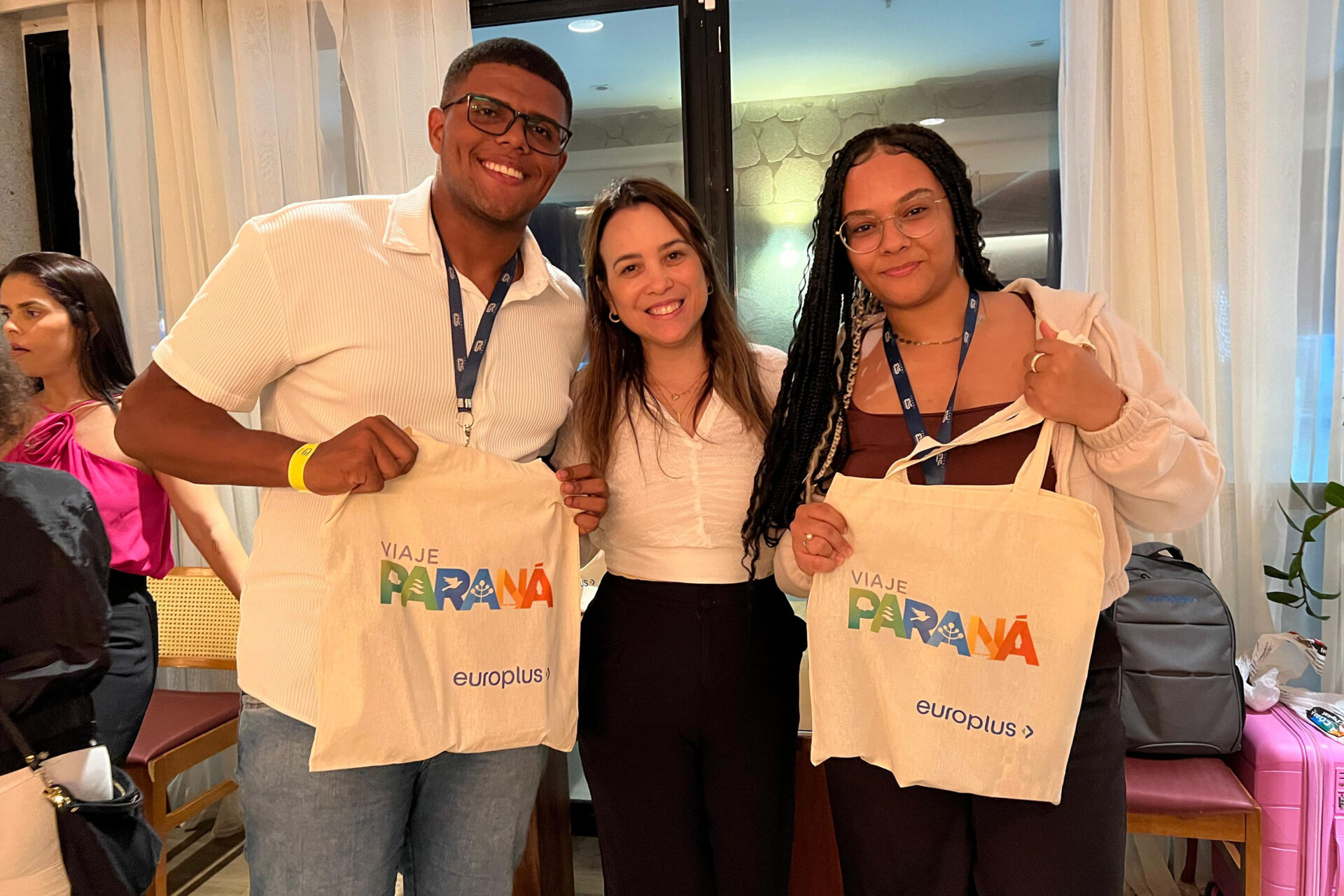 Viaje Paraná capacita mais 210 agentes de viagens em eventos em Salvador e Santos