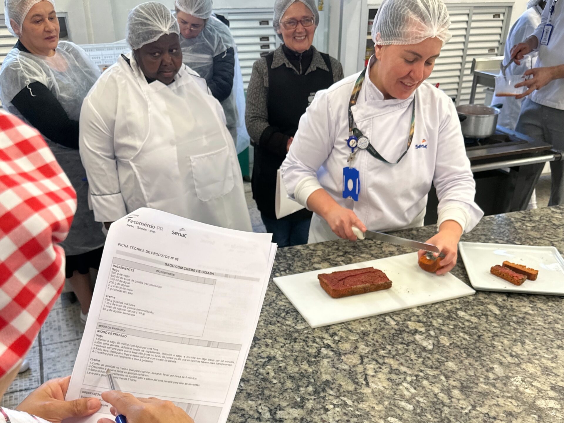 Estado e Senac lançam livro de receitas do curso para merendeiras da rede estadual
