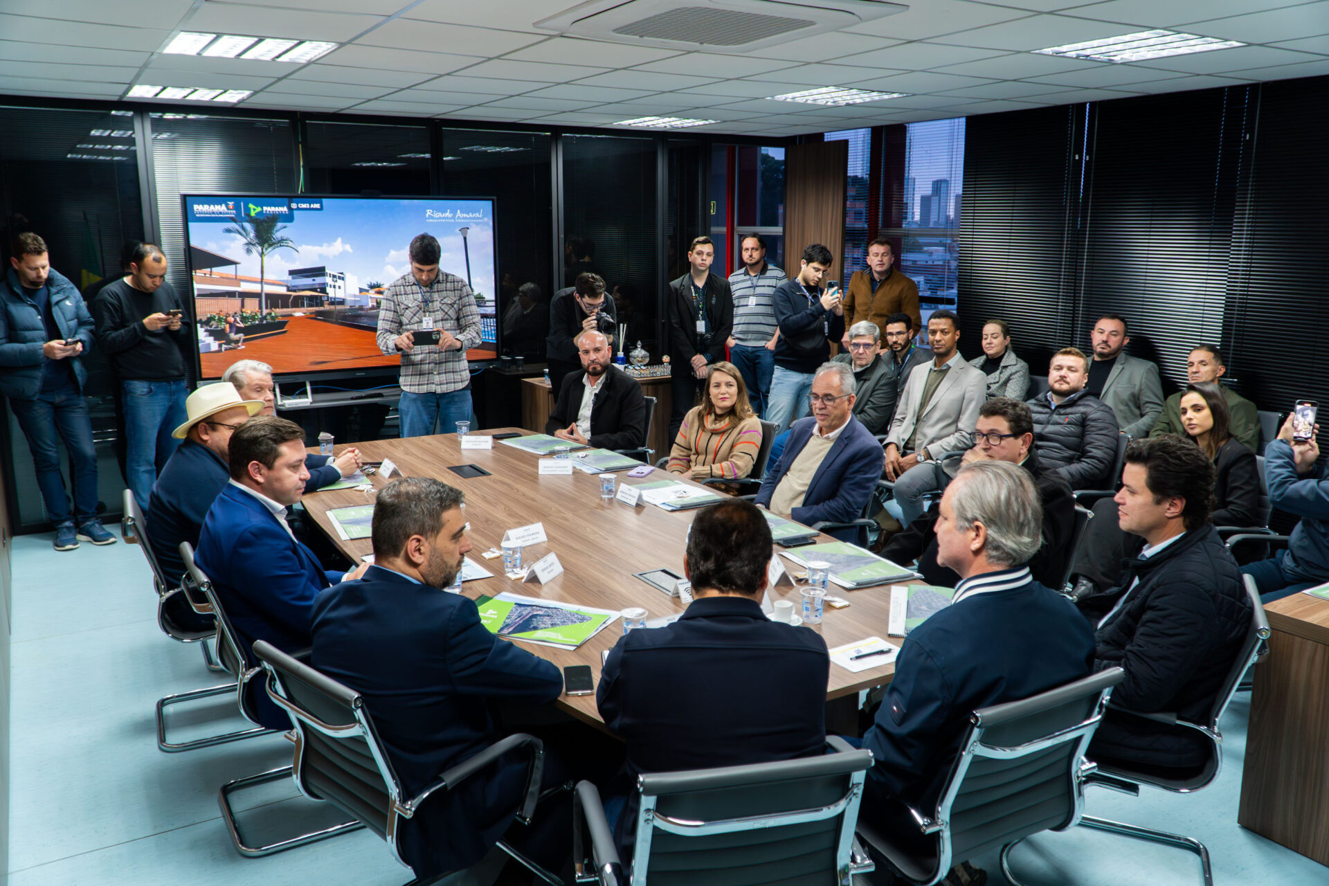 Governo apresenta projeto para revitalização da Orla Histórica de Guaratuba ao município