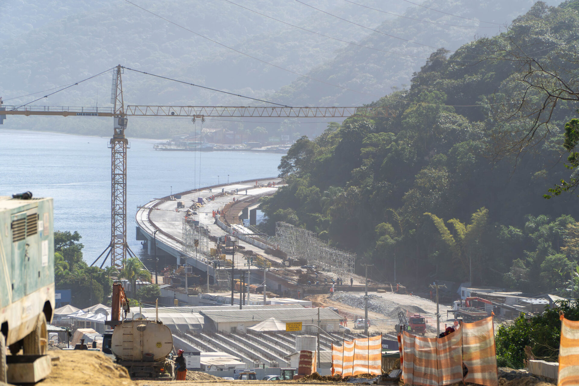 Ainda dá tempo de trabalhar na Ponte de Guaratuba: Rede Sine tem 16 vagas disponíveis