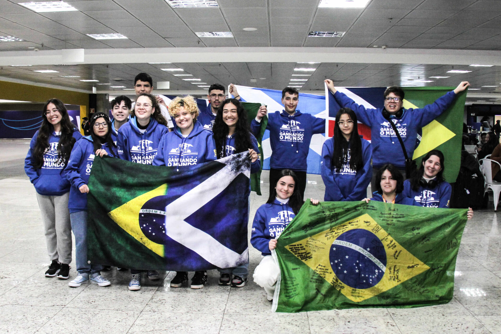 16 alunos do Ganhando o Mundo embarcam para um novo destino: Escócia