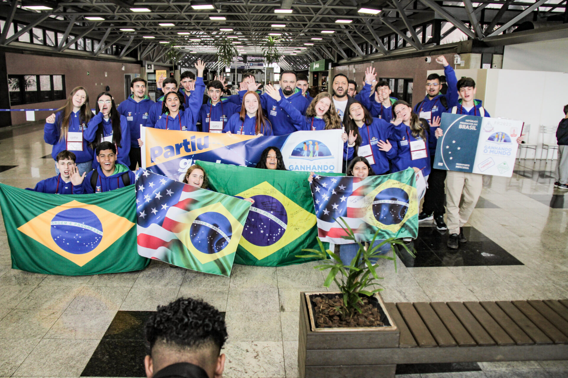 Inédito: 50 alunos de Colégios Agrícolas do Paraná embarcam para os EUA