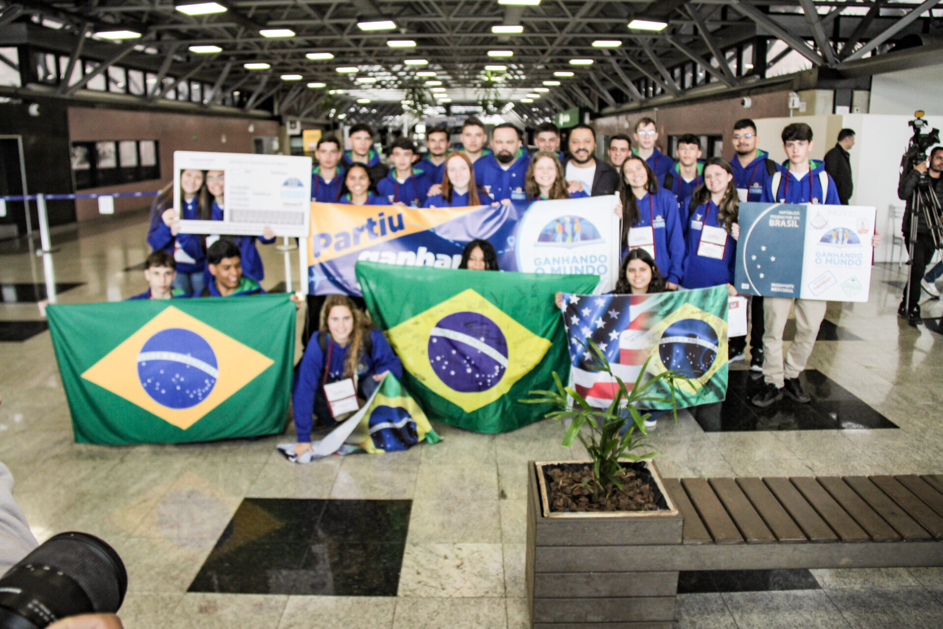 Inédito: 50 alunos de Colégios Agrícolas do Paraná embarcam para os EUA