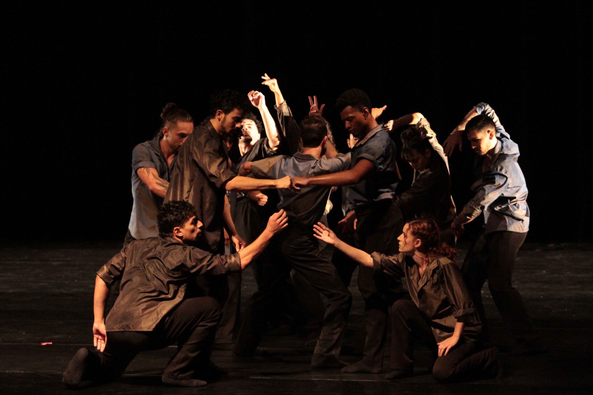 Sucesso: Balé Teatro Guaíra apresenta “Stol” e “V.I.C.A.” no Guairinha com ingressos já esgotados