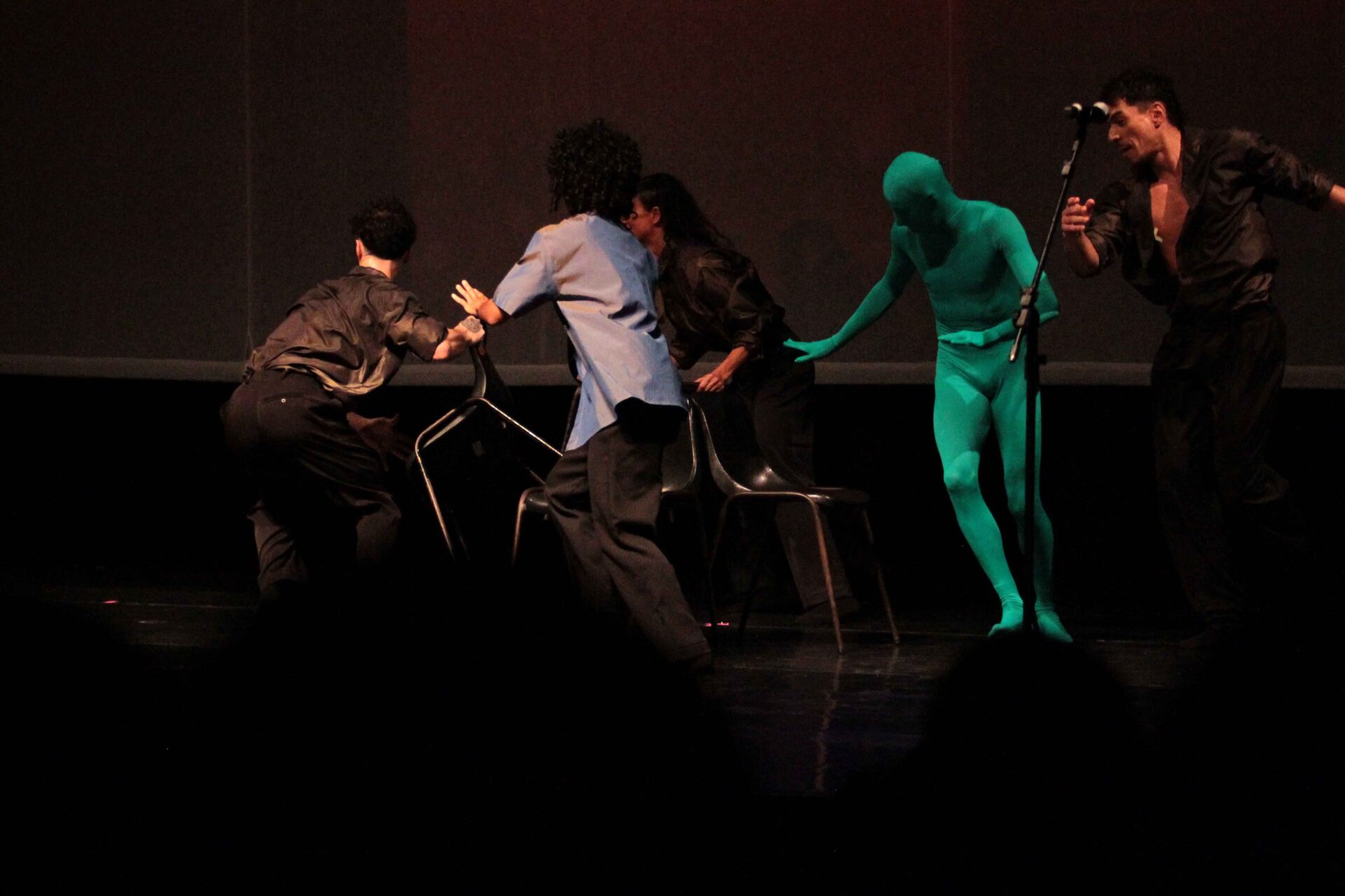 Sucesso: Balé Teatro Guaíra apresenta “Stol” e “V.I.C.A.” no Guairinha com ingressos já esgotados