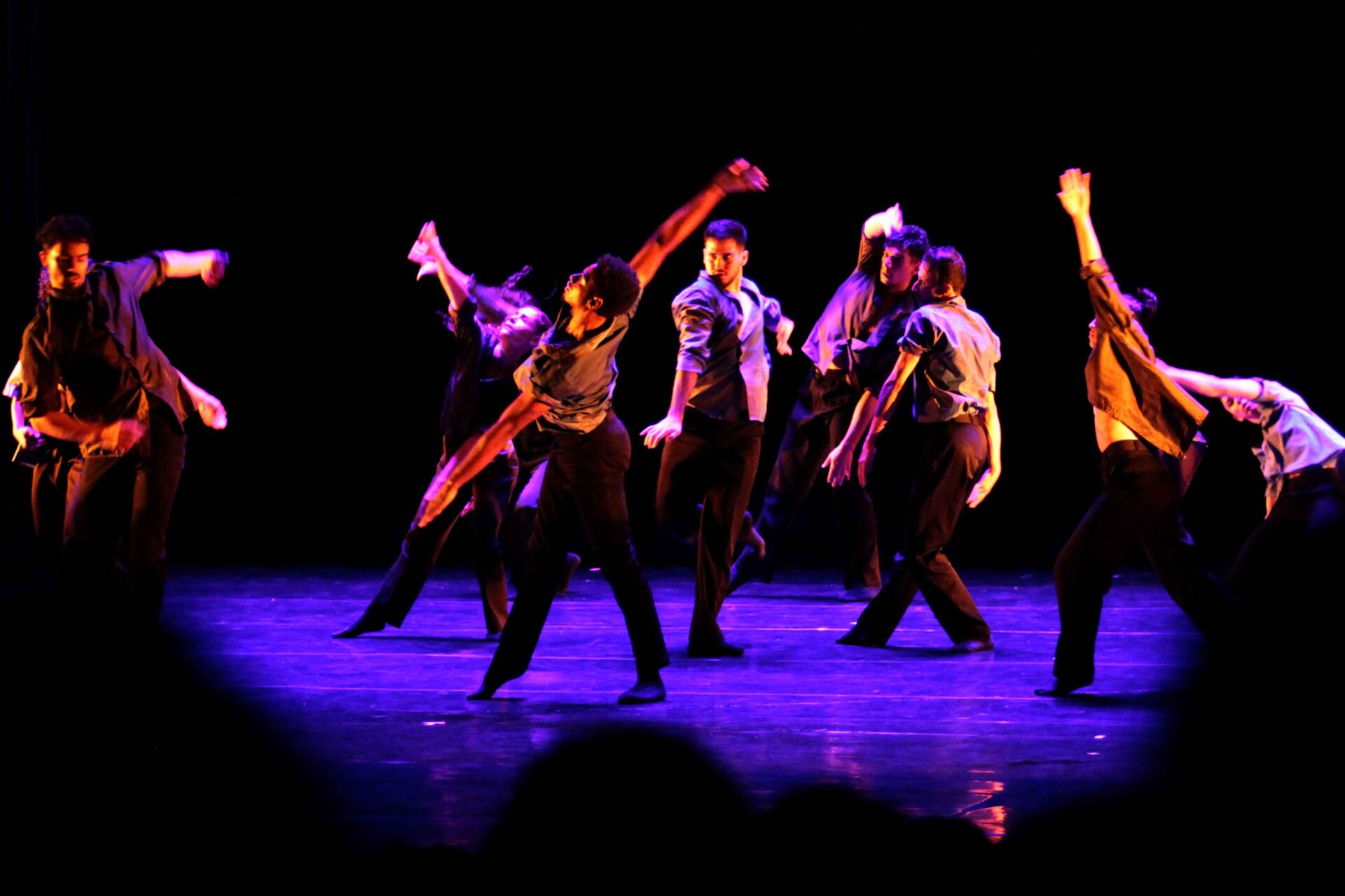 Sucesso: Balé Teatro Guaíra apresenta “Stol” e “V.I.C.A.” no Guairinha com ingressos já esgotados