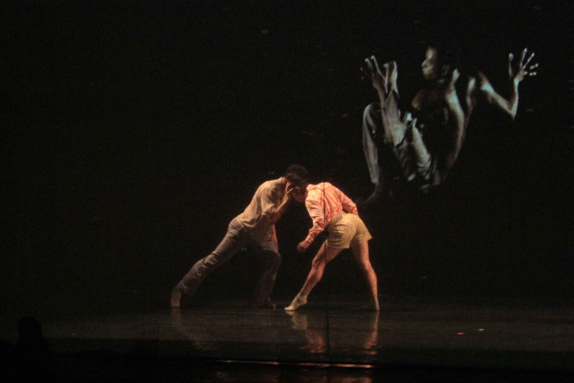 Entrada gratuita: Balé Teatro Guaíra leva dança contemporânea a Jacarezinho
