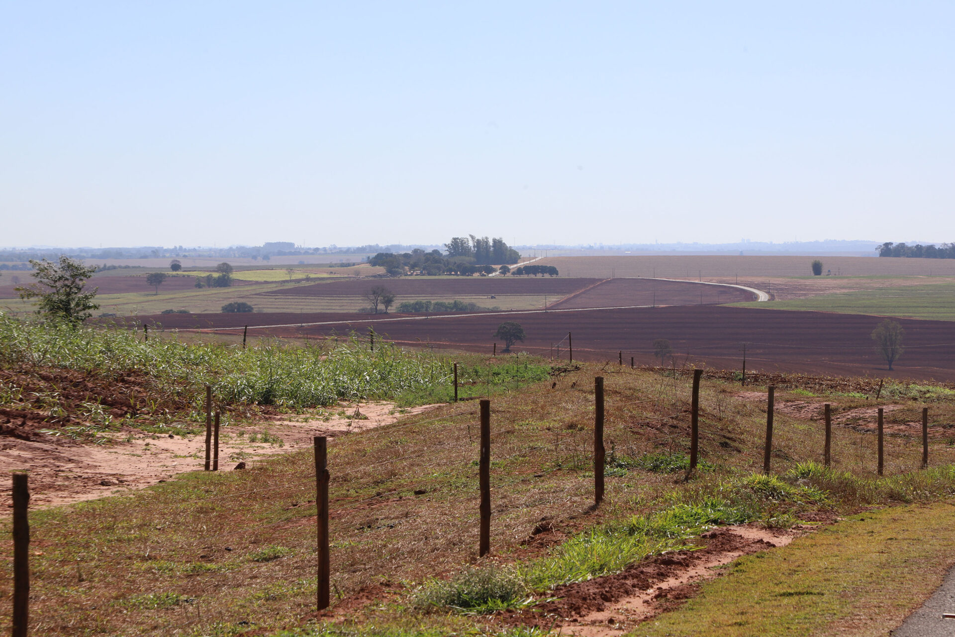 Estado investe R$ 5,9 milhões e pavimenta estrada usada por produtores rurais de Alto Piquiri