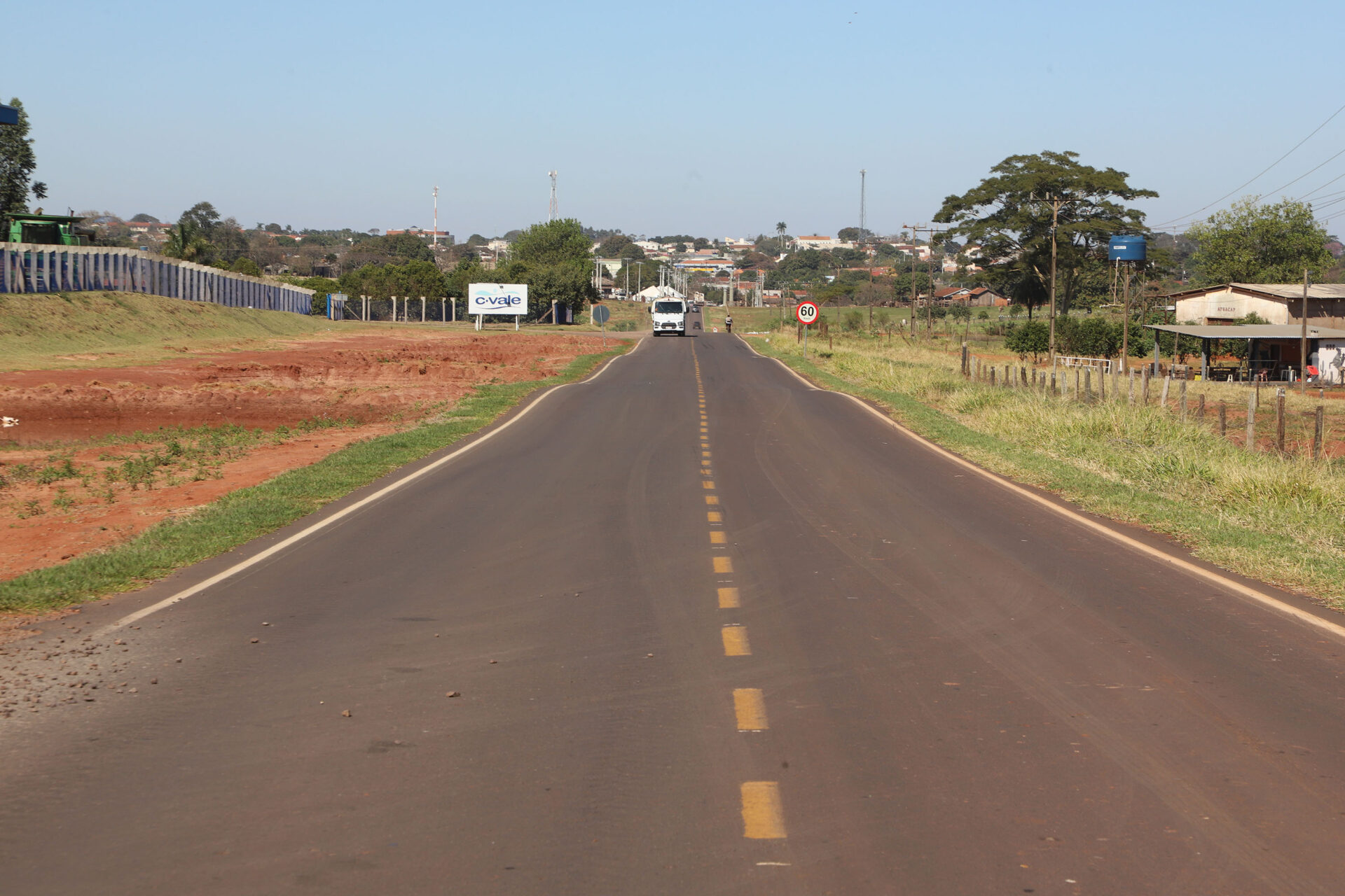 Estado investe R$ 5,9 milhões e pavimenta estrada usada por produtores rurais de Alto Piquiri