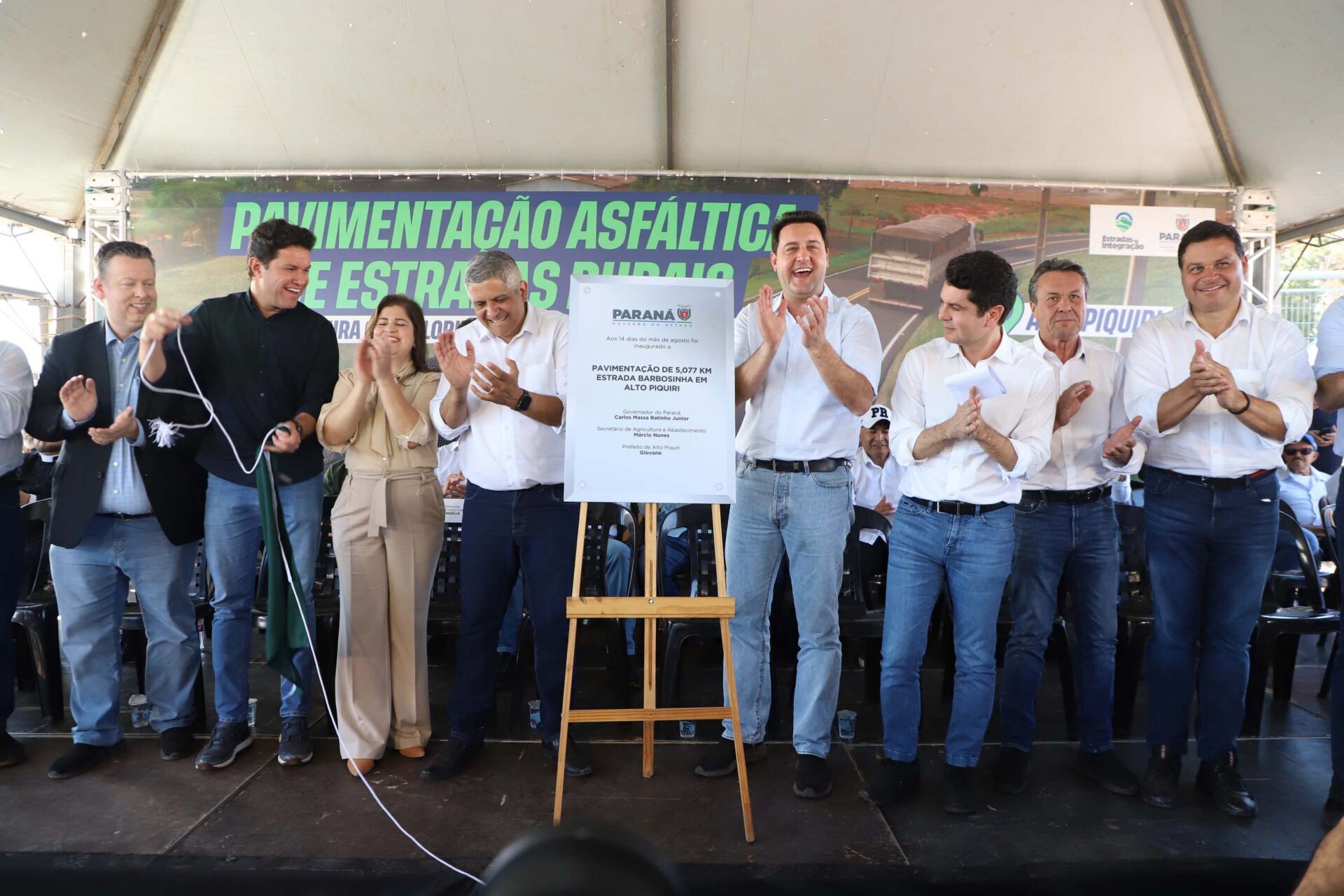 Estado investe R$ 5,9 milhões e pavimenta estrada usada por produtores rurais de Alto Piquiri