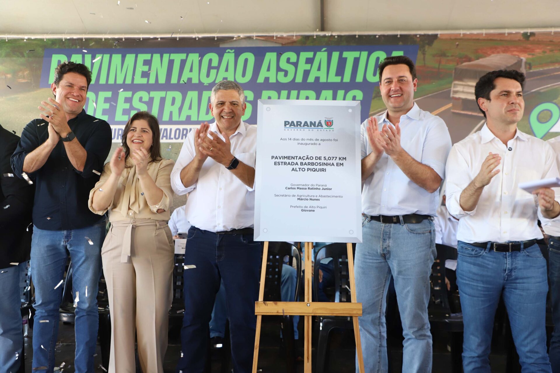 Estado investe R$ 5,9 milhões e pavimenta estrada usada por produtores rurais de Alto Piquiri