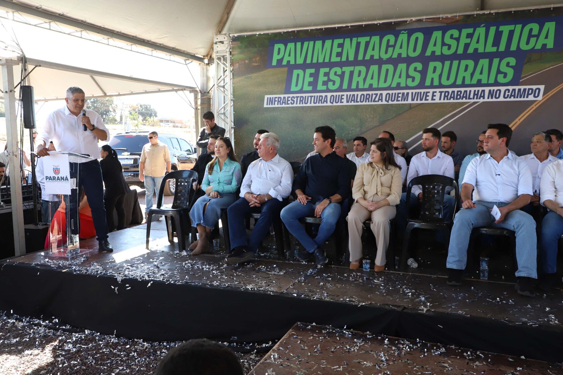 Estado investe R$ 5,9 milhões e pavimenta estrada usada por produtores rurais de Alto Piquiri