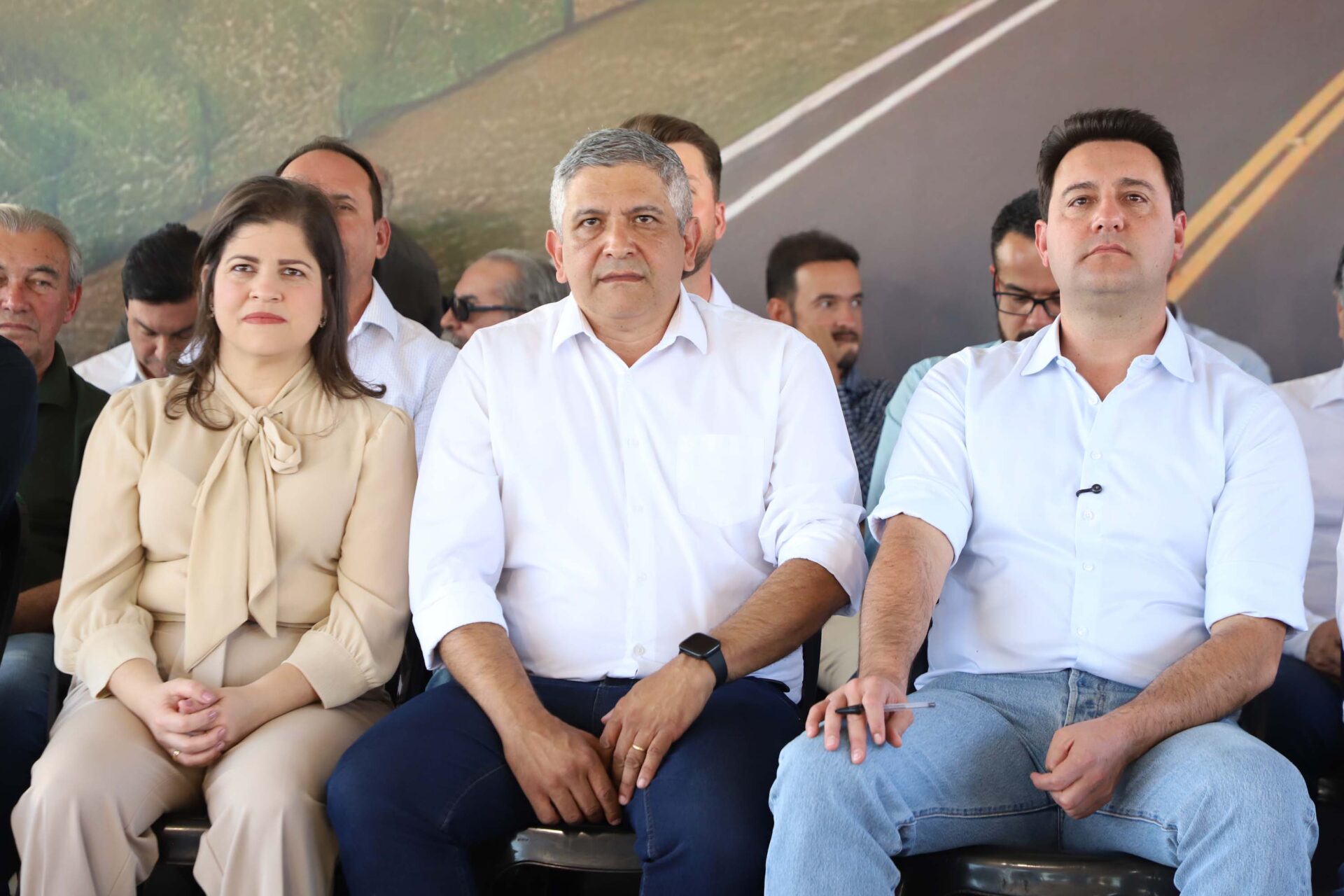 Estado investe R$ 5,9 milhões e pavimenta estrada usada por produtores rurais de Alto Piquiri