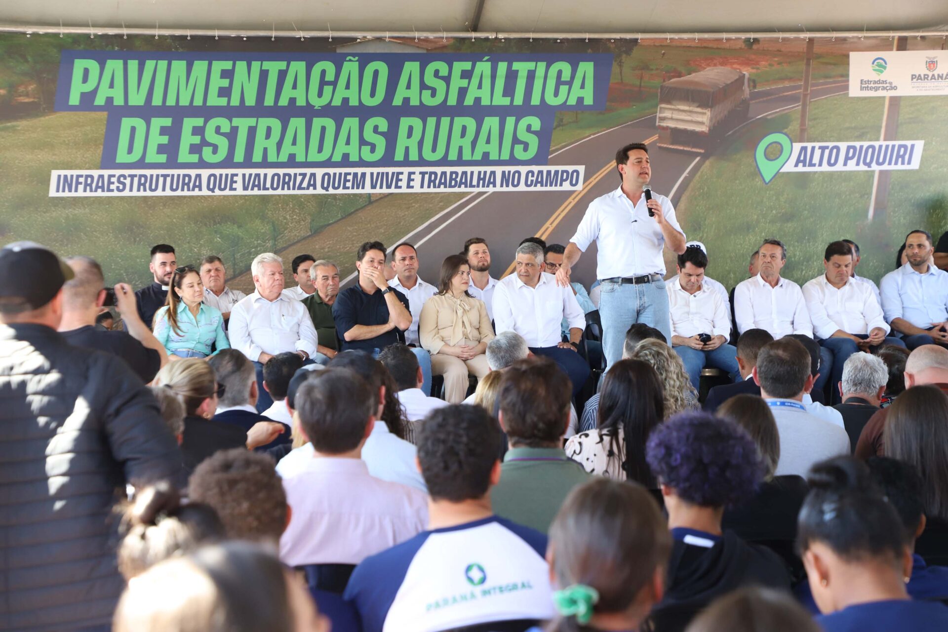 Estado investe R$ 5,9 milhões e pavimenta estrada usada por produtores rurais de Alto Piquiri