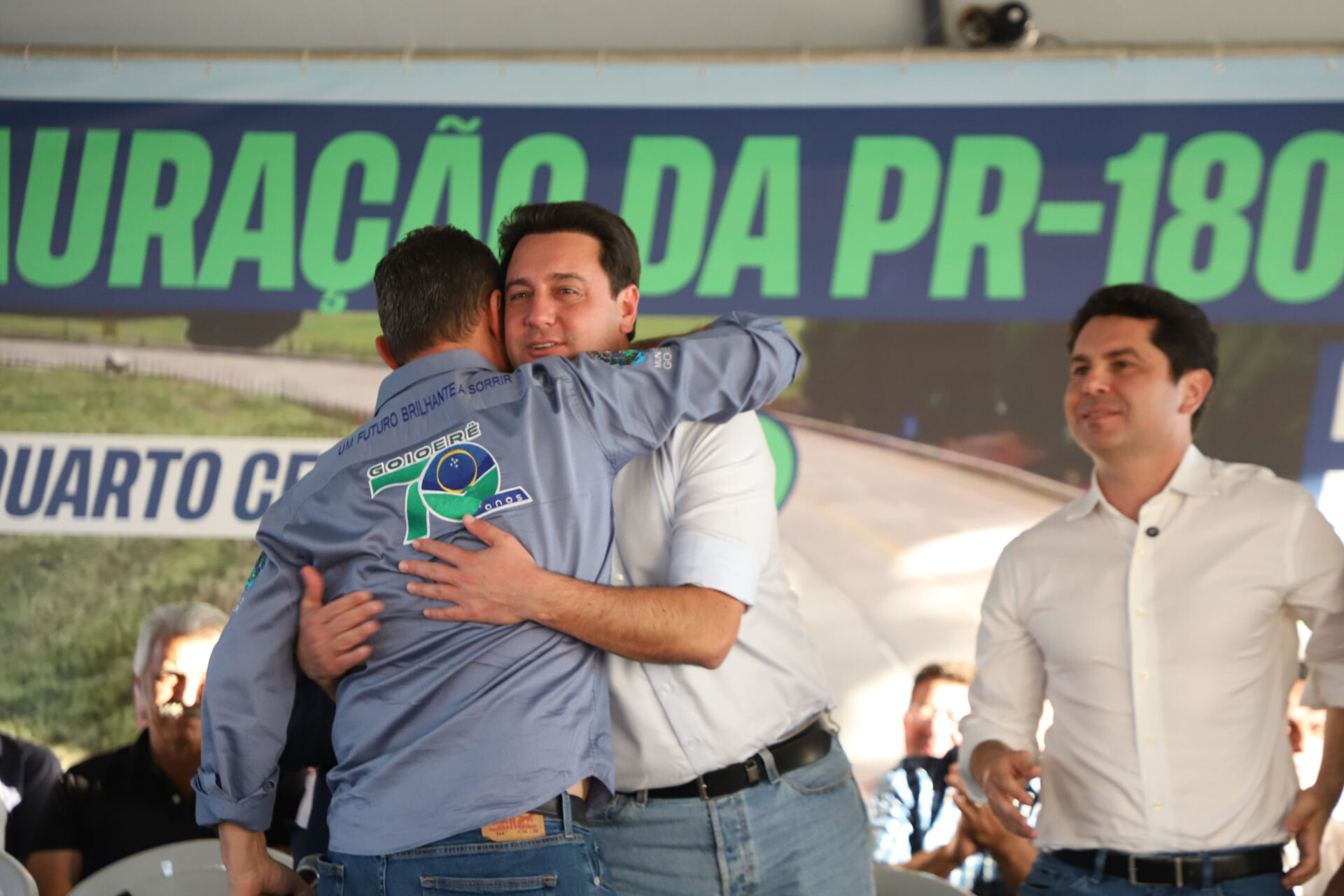 Quarto Centenário a Goioerê: governador entrega pavimentação em concreto da PR-180