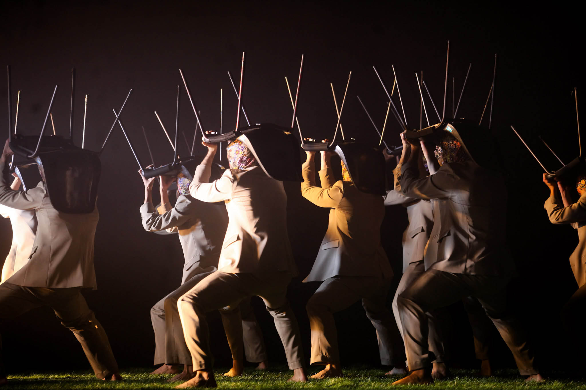 Sucesso: Balé Teatro Guaíra apresenta “Stol” e “V.I.C.A.” no Guairinha com ingressos já esgotados