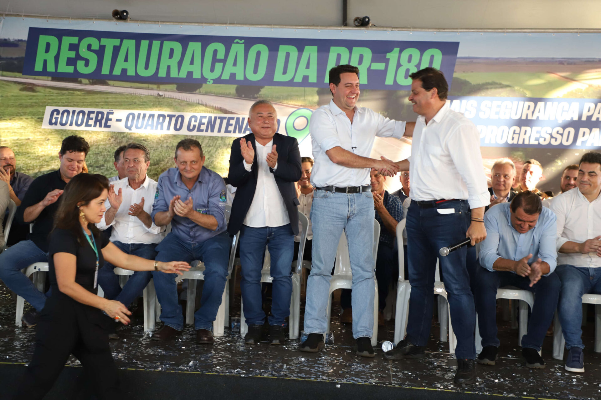 Quarto Centenário a Goioerê: governador entrega pavimentação em concreto da PR-180