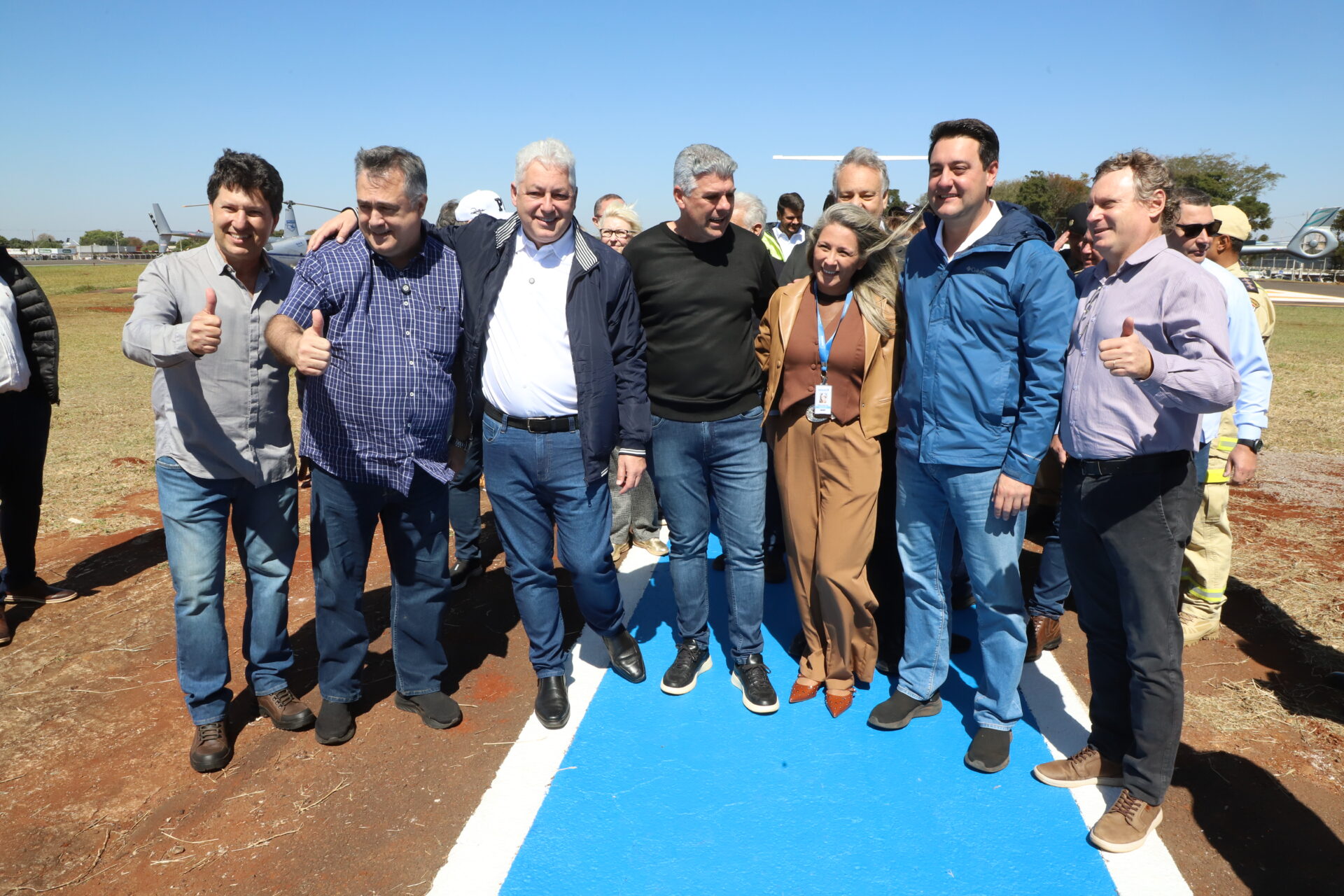 Governador inaugura nova pista do aeroporto de Campo Mourão