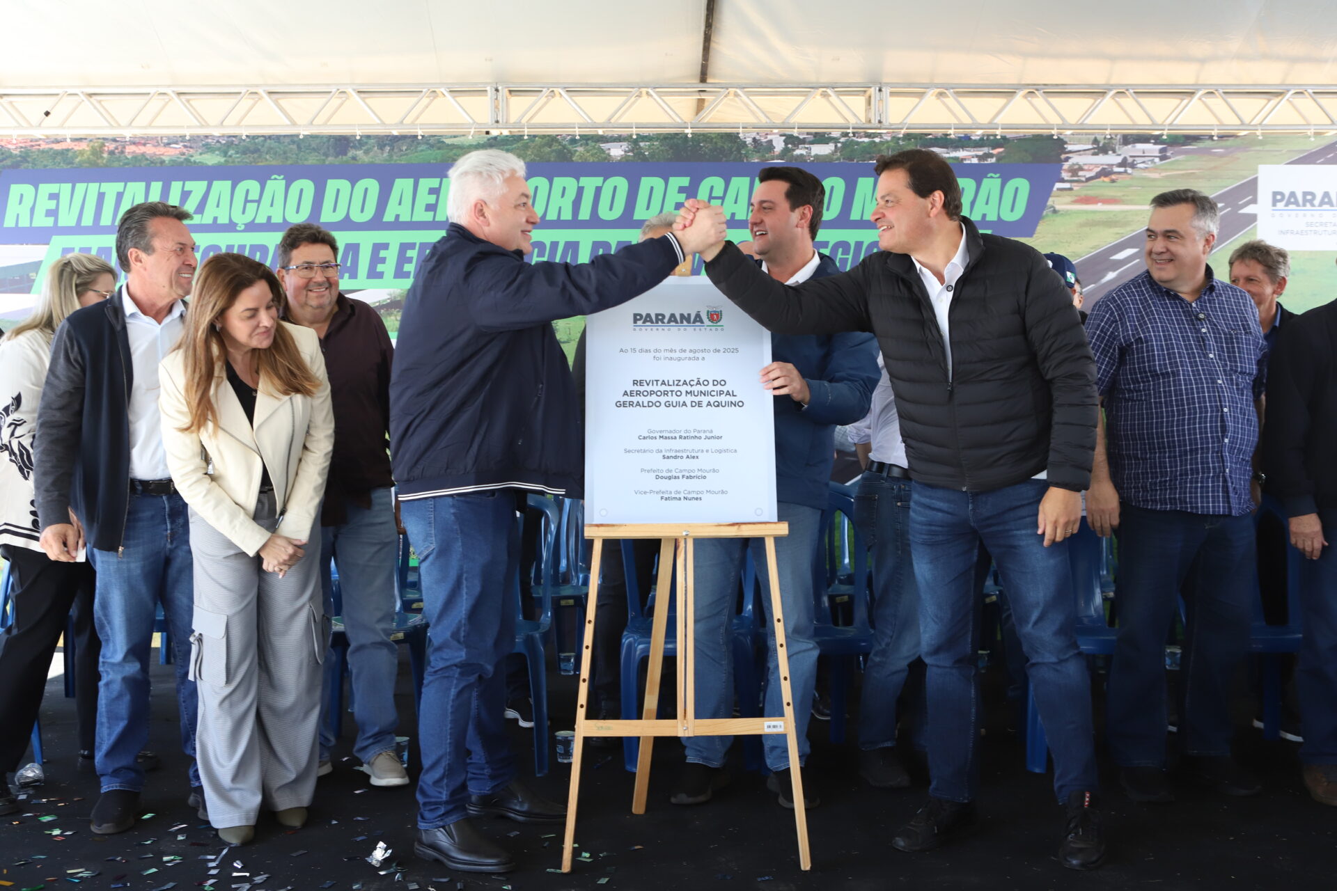 Governador inaugura nova pista do aeroporto de Campo Mourão