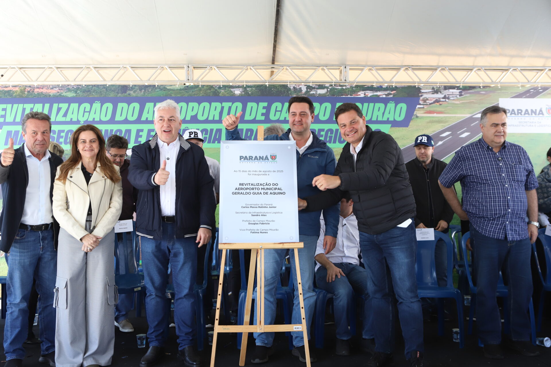 Governador inaugura nova pista do aeroporto de Campo Mourão